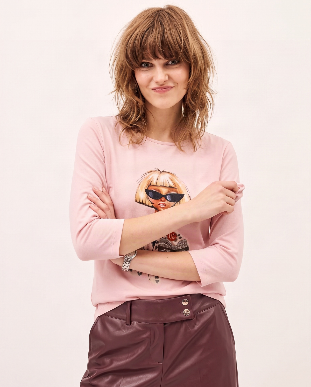Camiseta Rosa Claro de Cuello Barco con Print Digital y Accesorios – Lolitas&L