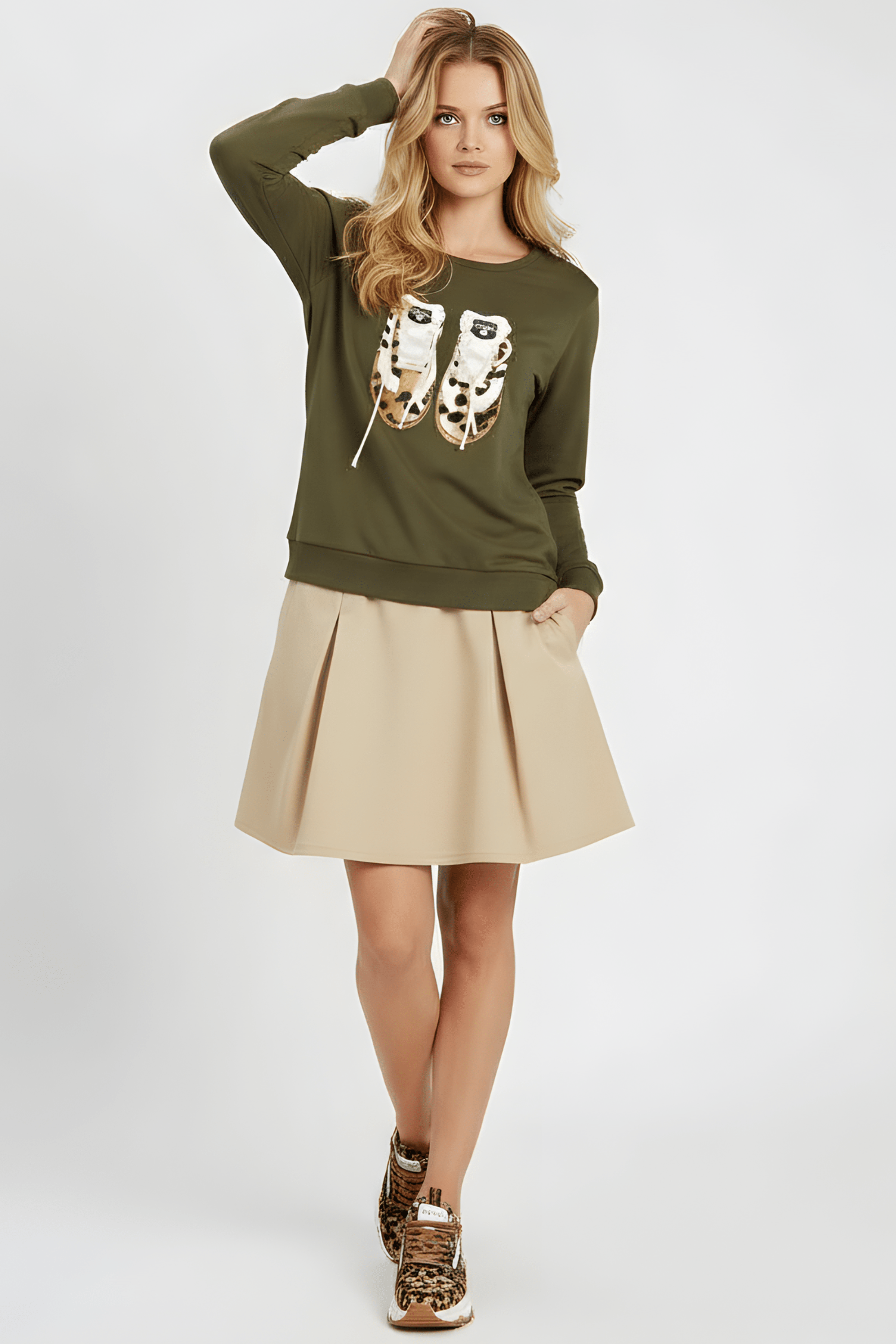 Camiseta verde con bordado sneakers manga larga Lolitas&L - lolitasyl.com