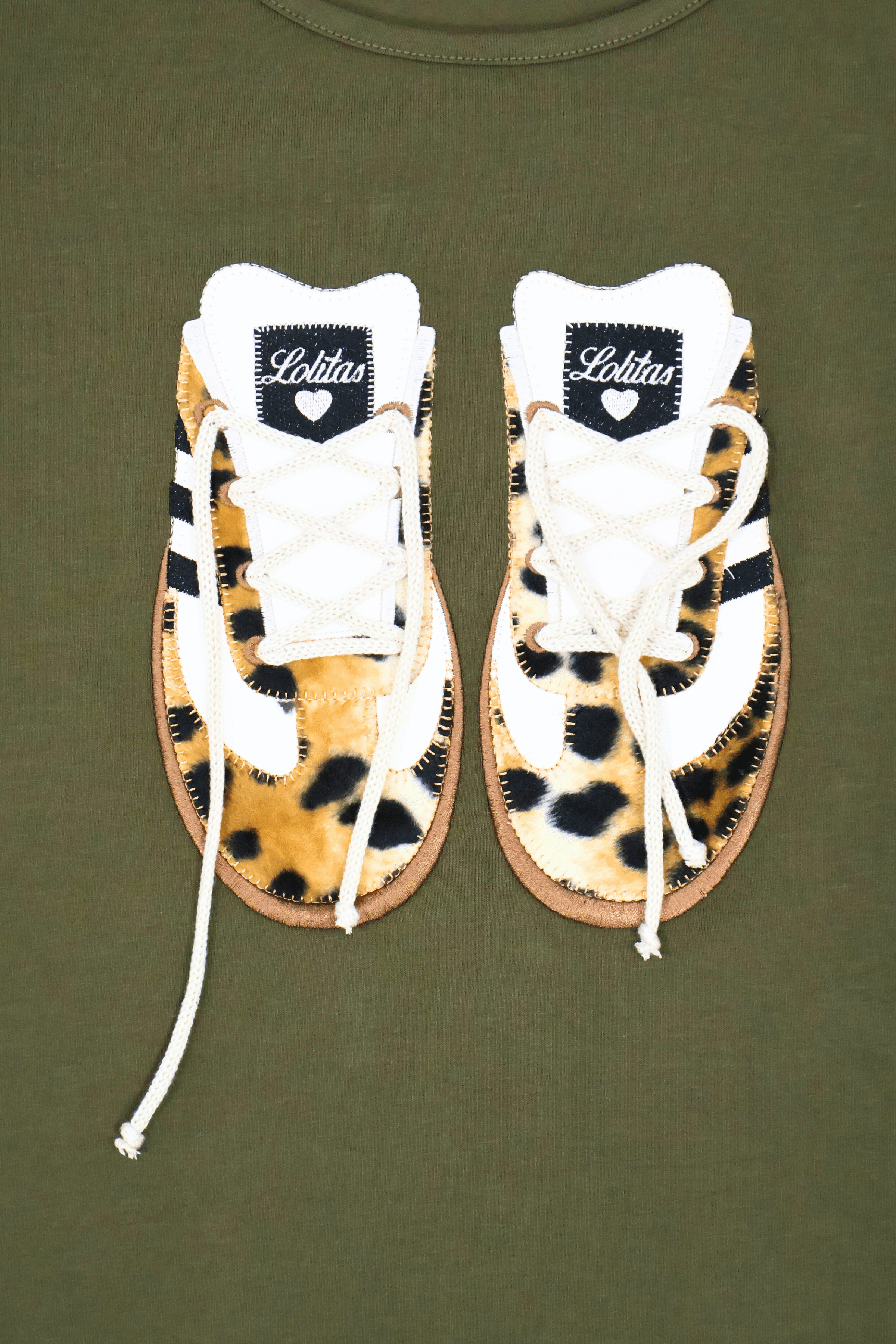 Camiseta verde con bordado sneakers manga larga Lolitas&L - lolitasyl.com