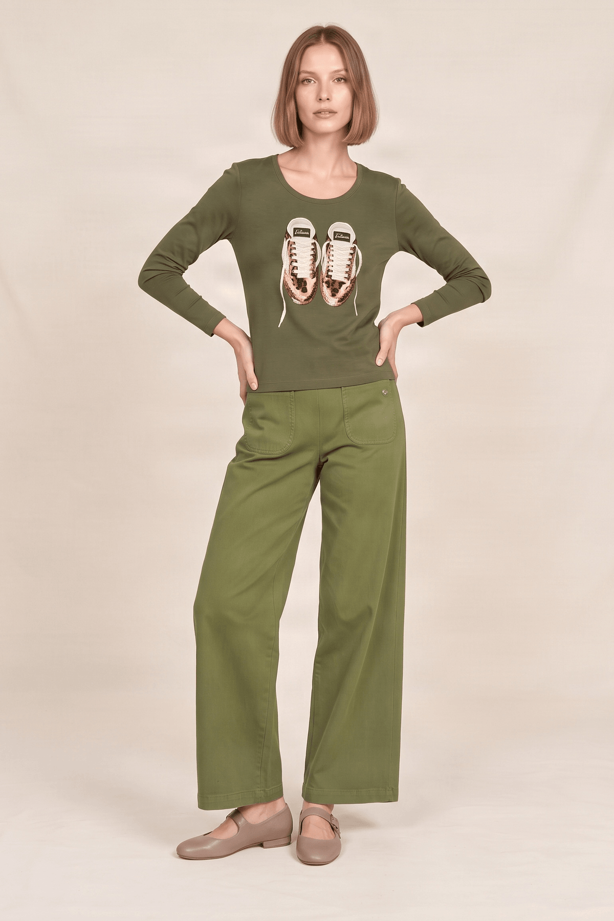 Camiseta verde con bordado sneakers manga larga Lolitas&L - lolitasyl.com