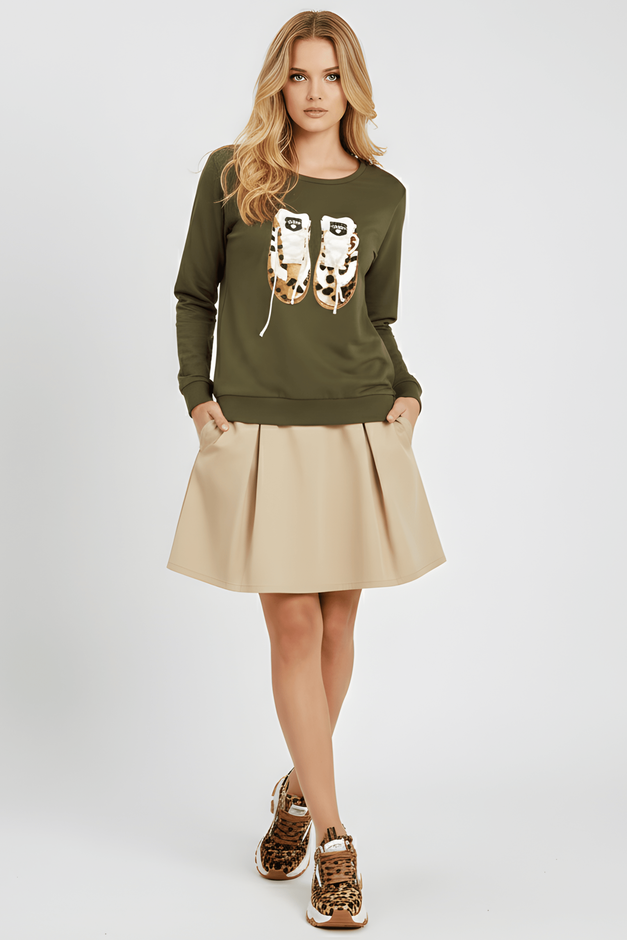 Camiseta verde con bordado sneakers manga larga Lolitas&L - lolitasyl.com