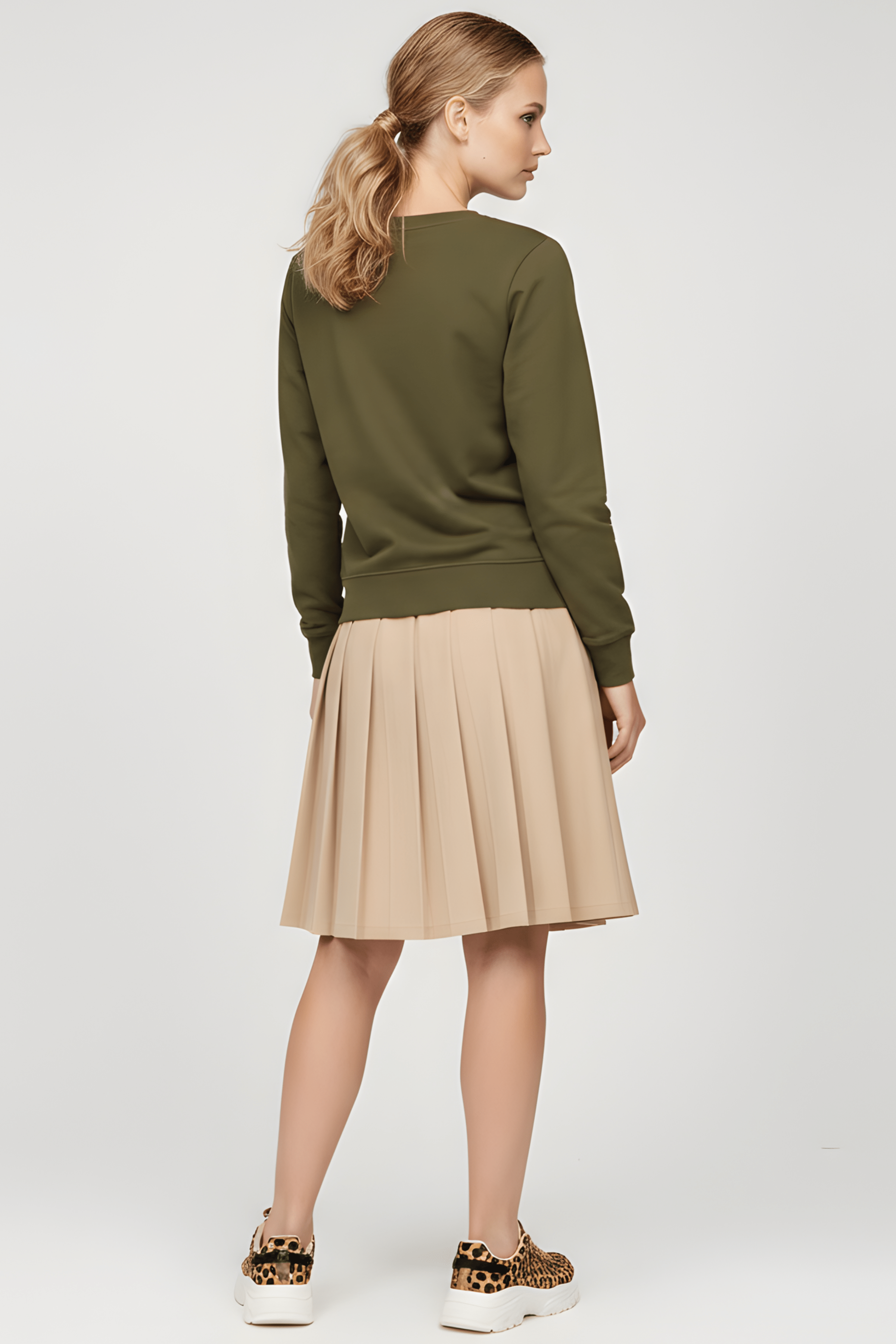 Camiseta verde con bordado sneakers manga larga Lolitas&L - lolitasyl.com