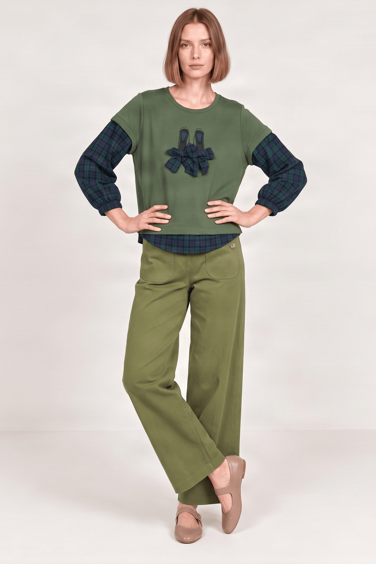 Camiseta verde con cuadro escoces azul bordado zapatillas Lolitas&L - lolitasyl.com