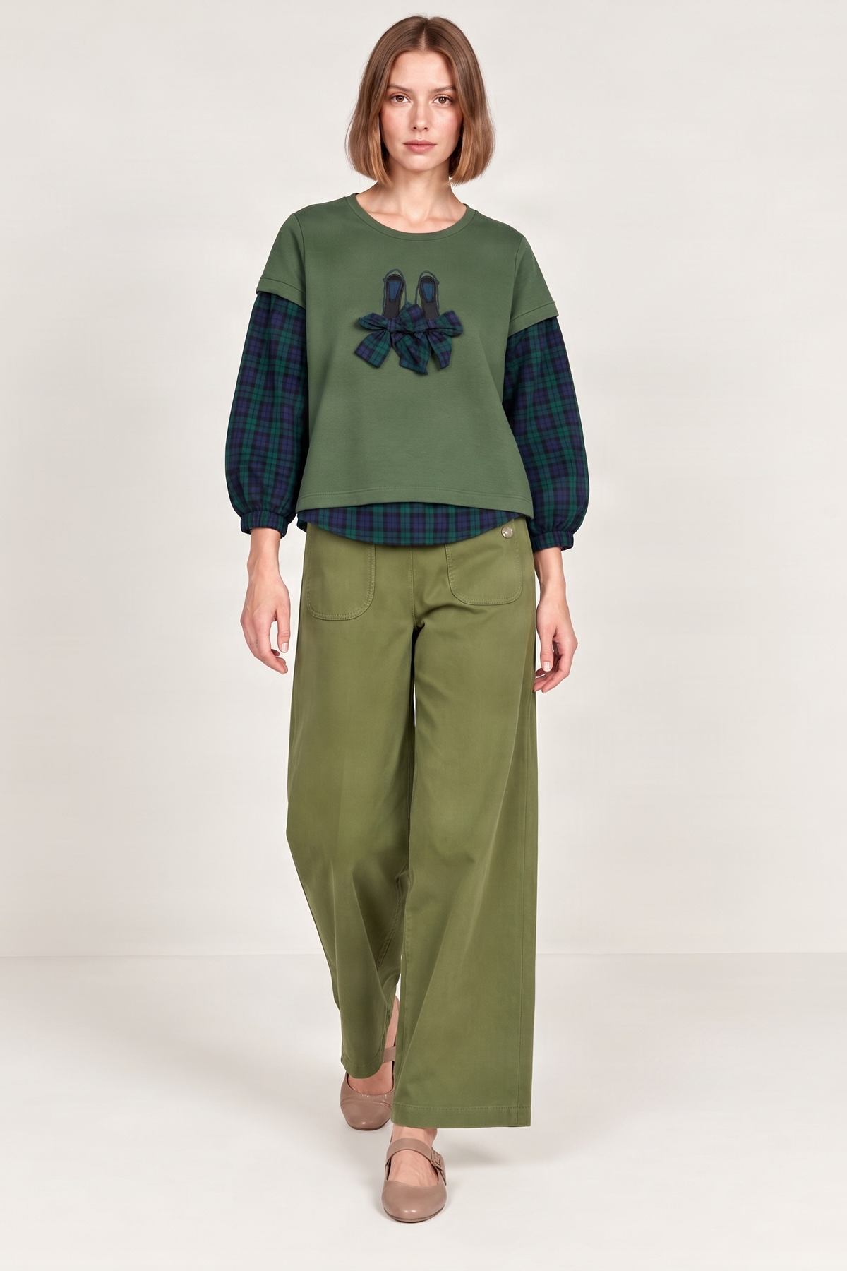 Camiseta verde con cuadro escoces azul bordado zapatillas Lolitas&L