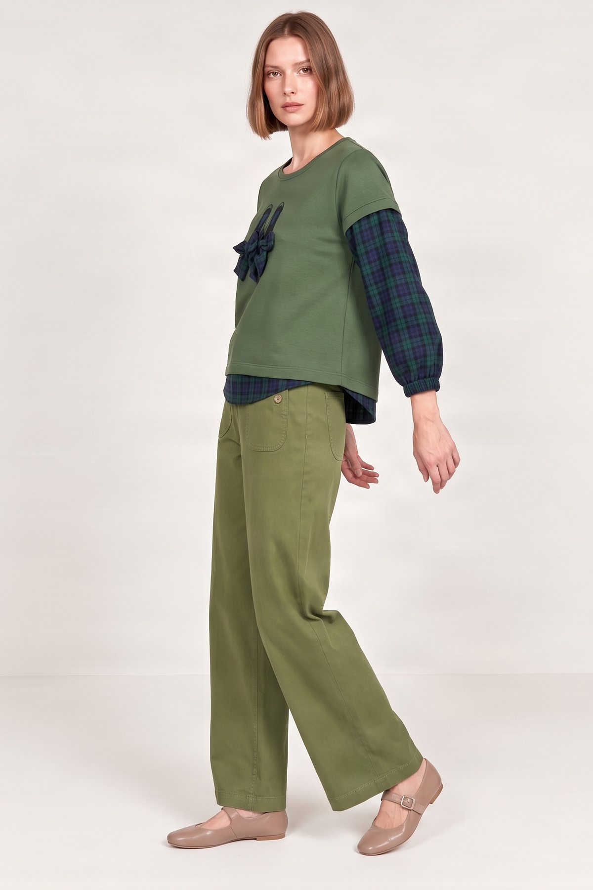 Camiseta verde con cuadro escoces azul bordado zapatillas Lolitas&L