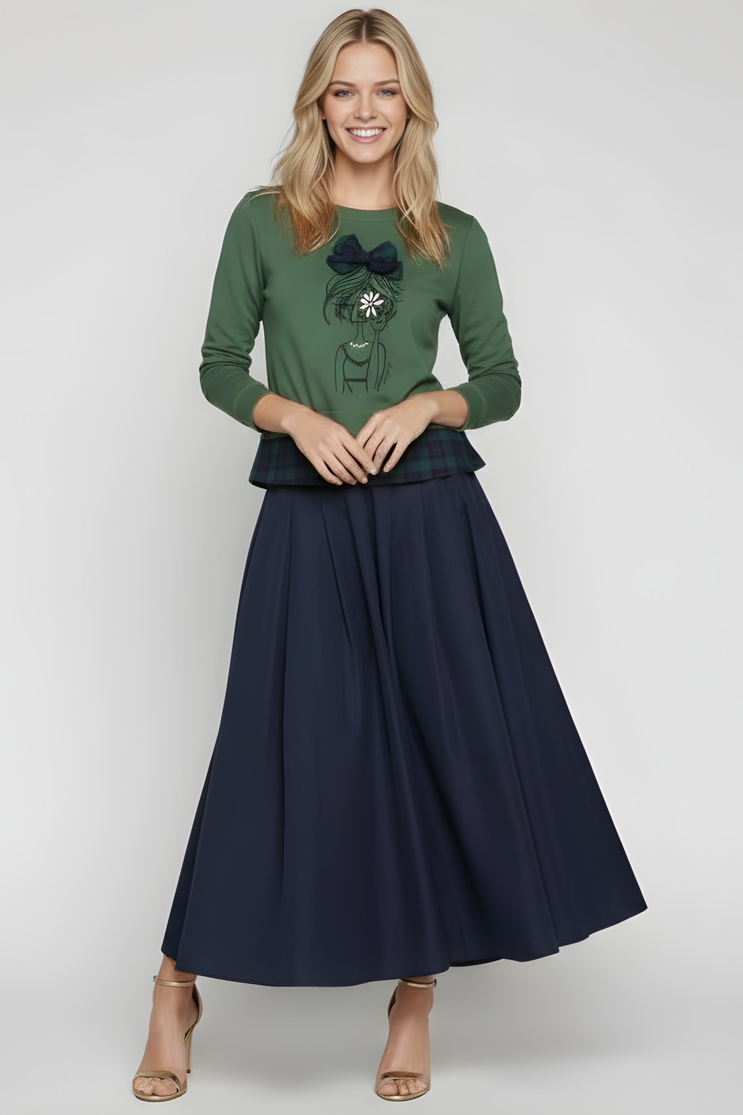 Camiseta verde con estampado muñeca y lazo cuadro escoces Lolitas&L