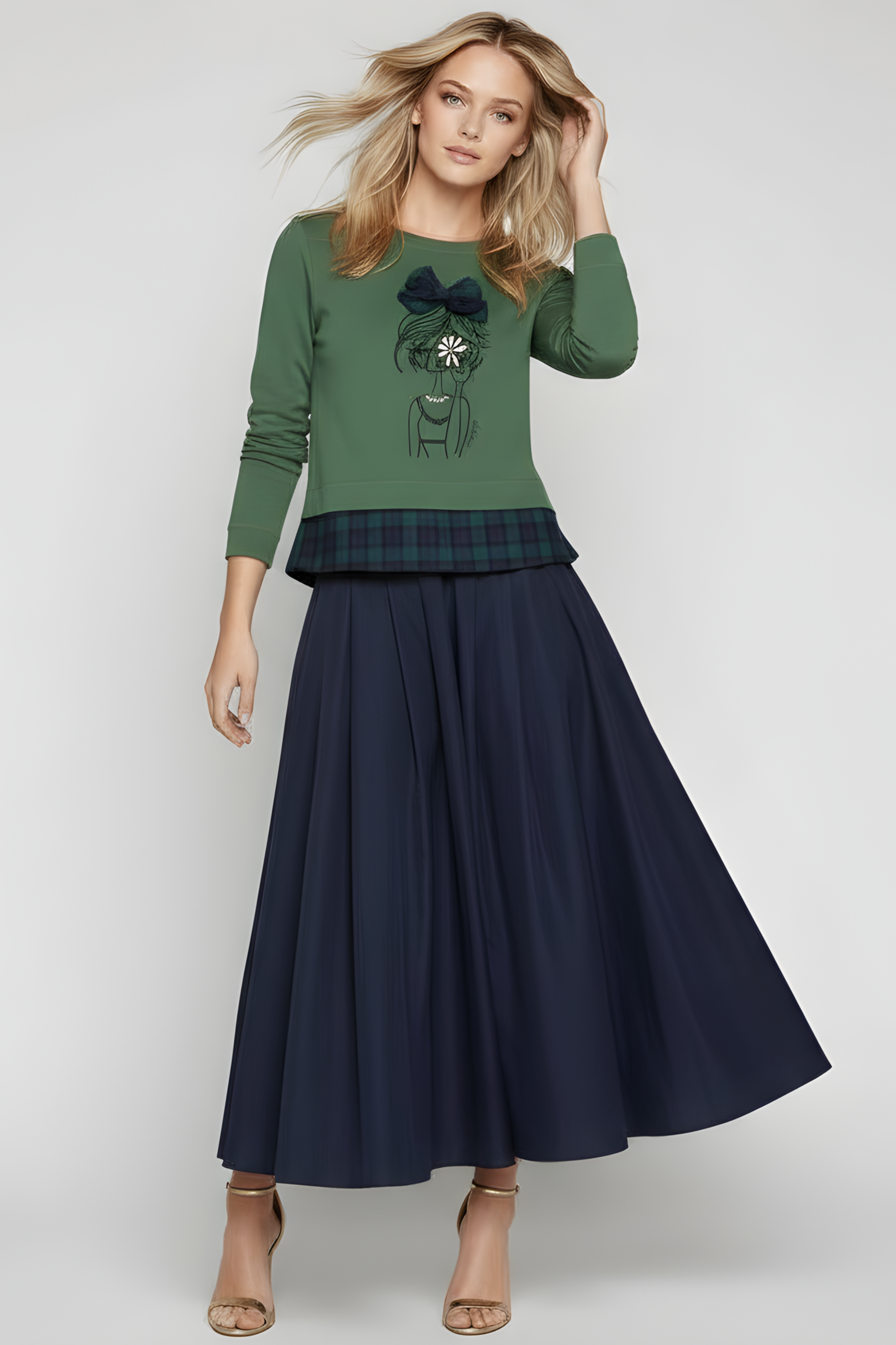 Camiseta verde con estampado muñeca y lazo cuadro escoces Lolitas&L