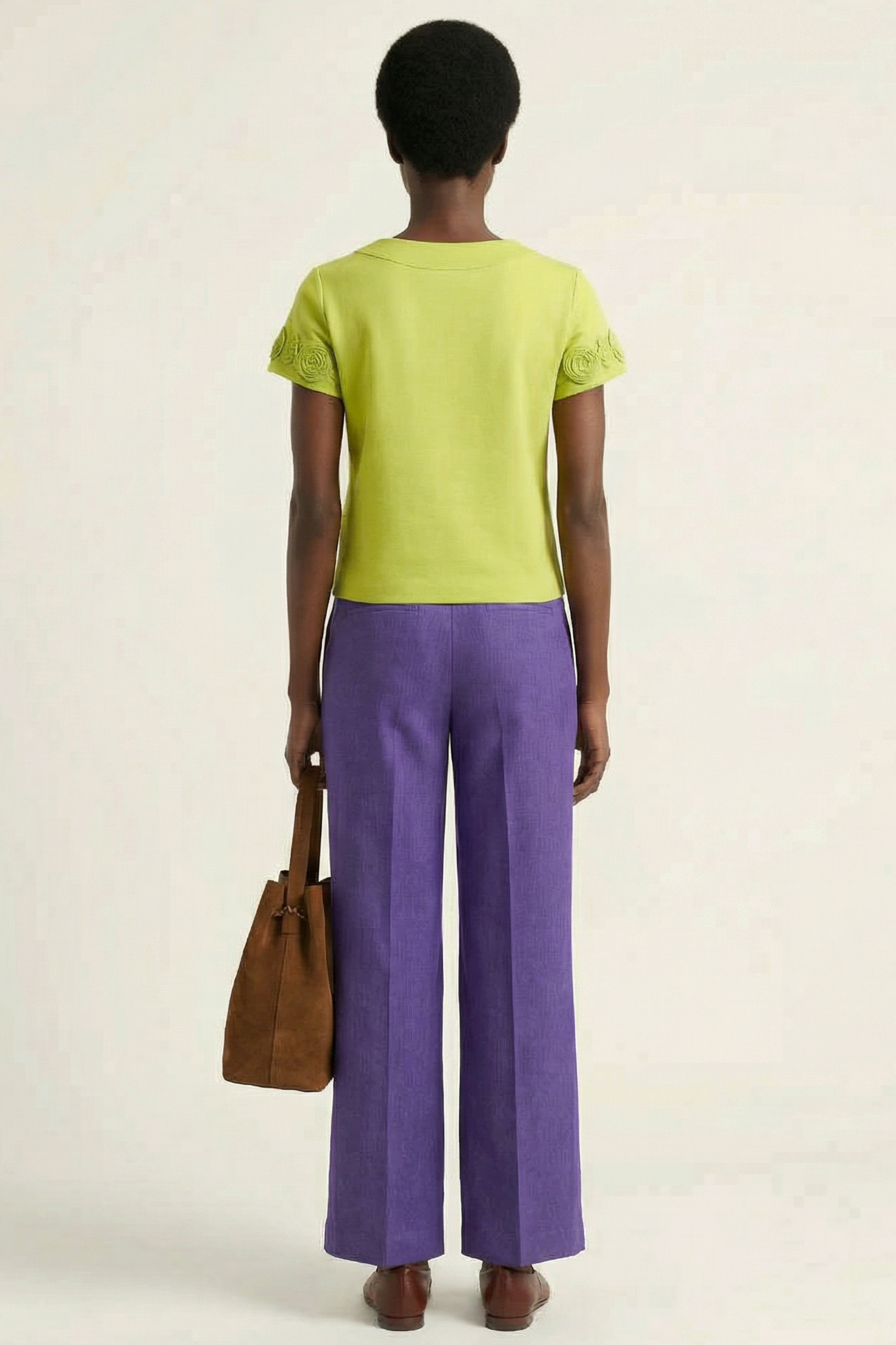 Camiseta verde fluor con bordado rosa en mangas Lolitas&L