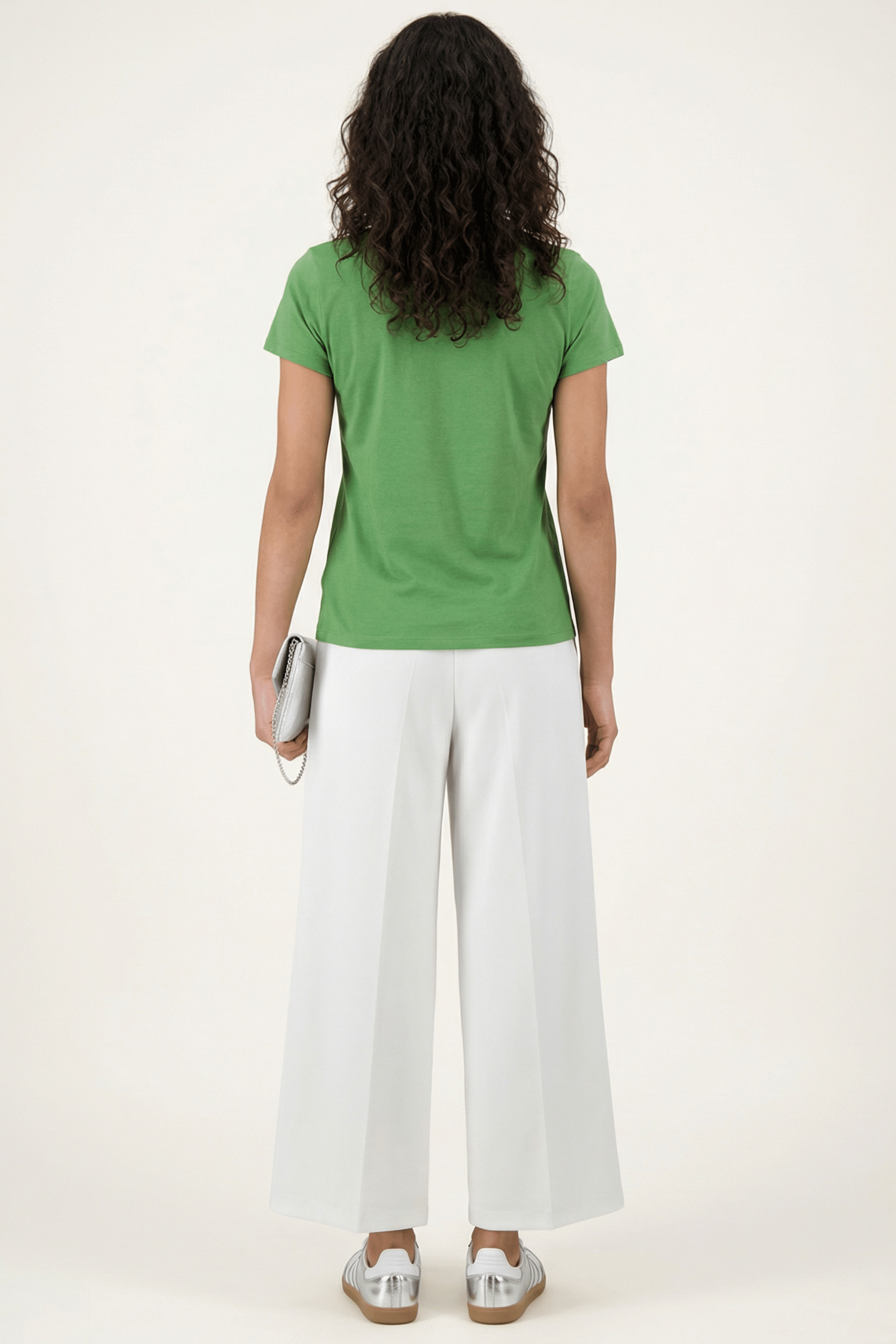 Camiseta verde manzana escote redondo con flor Lolitas&L - lolitasyl.com