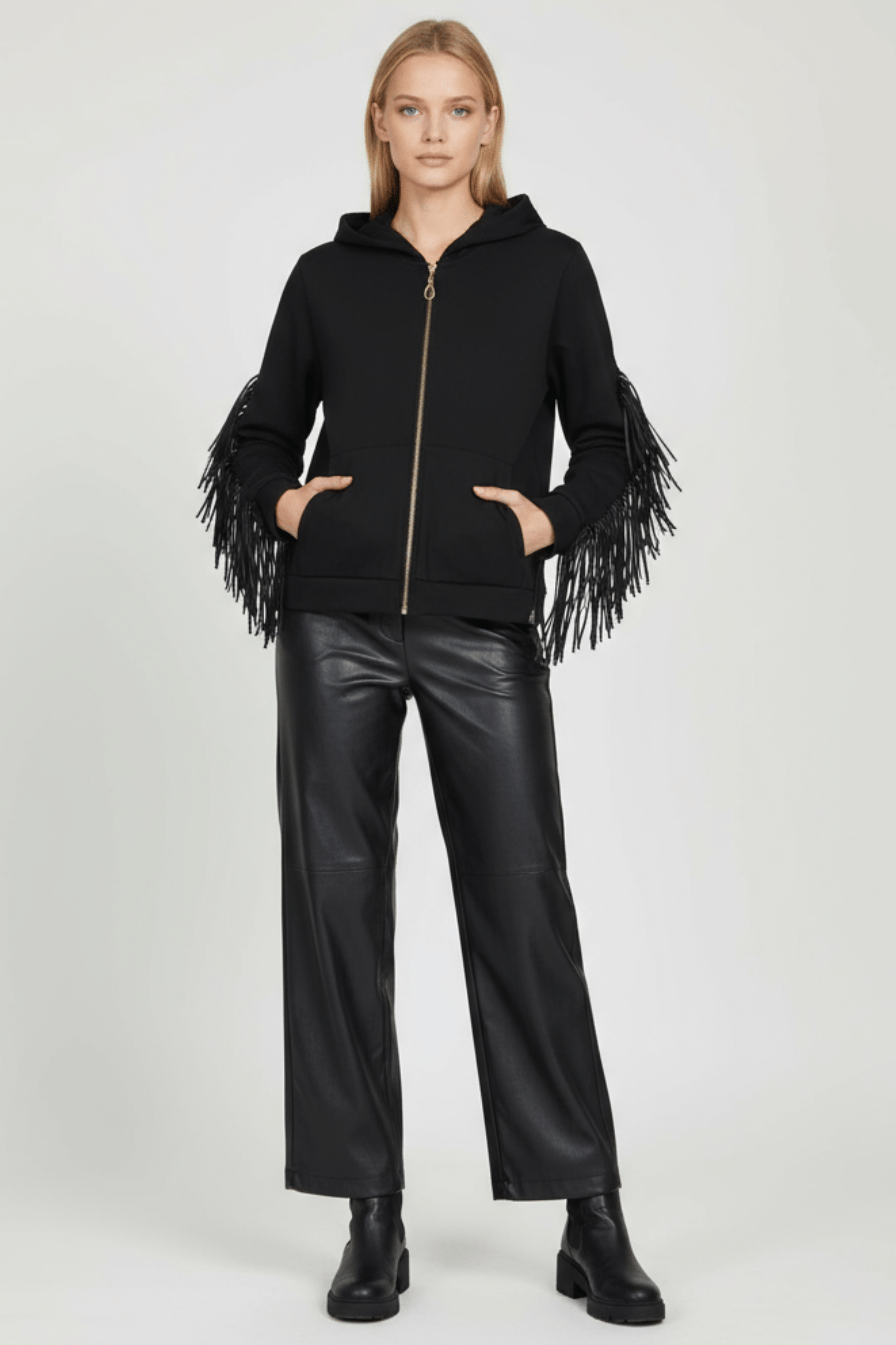 Cazadora algodon negra con flecos polipiel y capucha Lolitas&L - lolitasyl.com