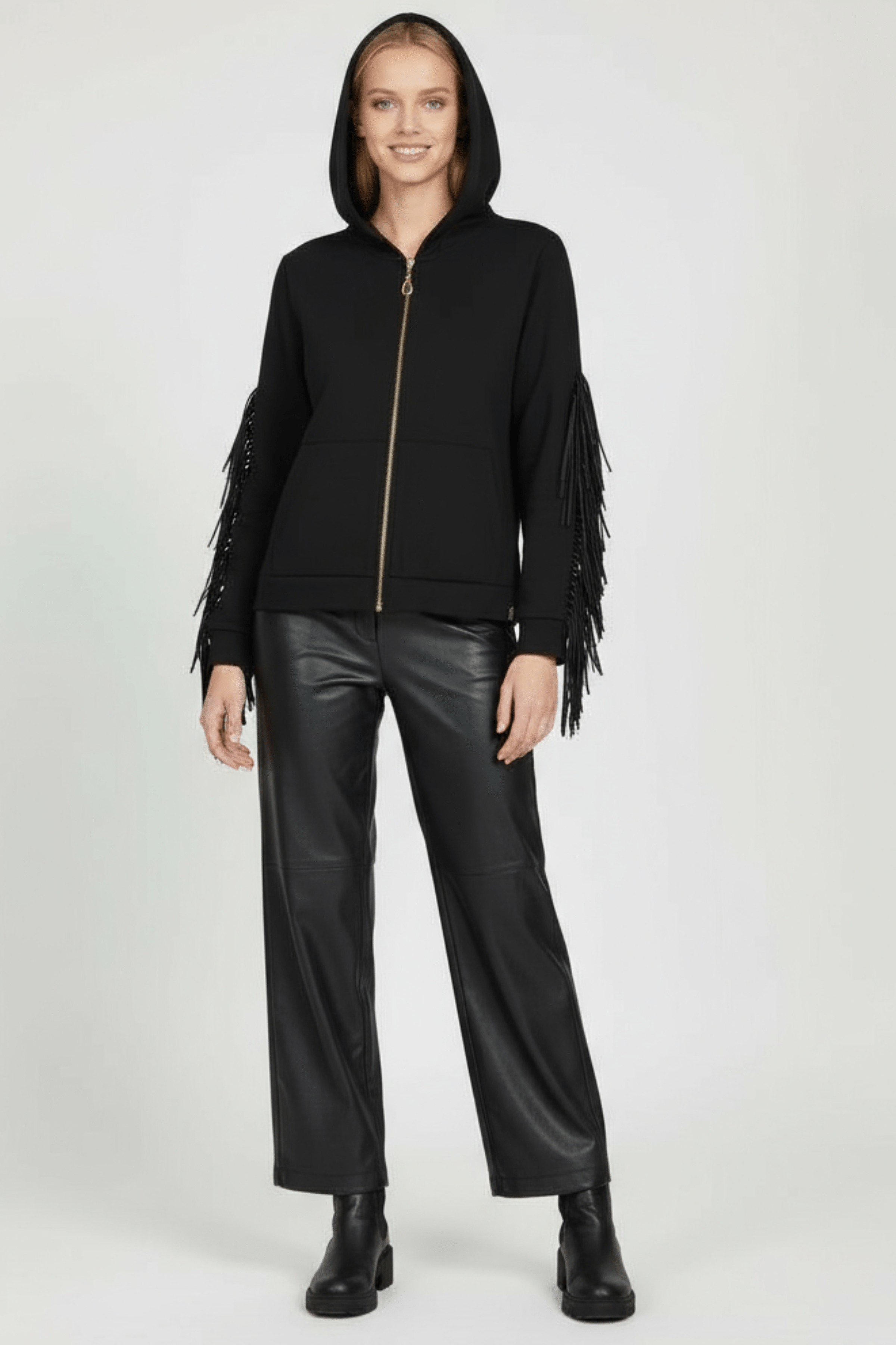 Cazadora algodon negra con flecos polipiel y capucha Lolitas&L - lolitasyl.com