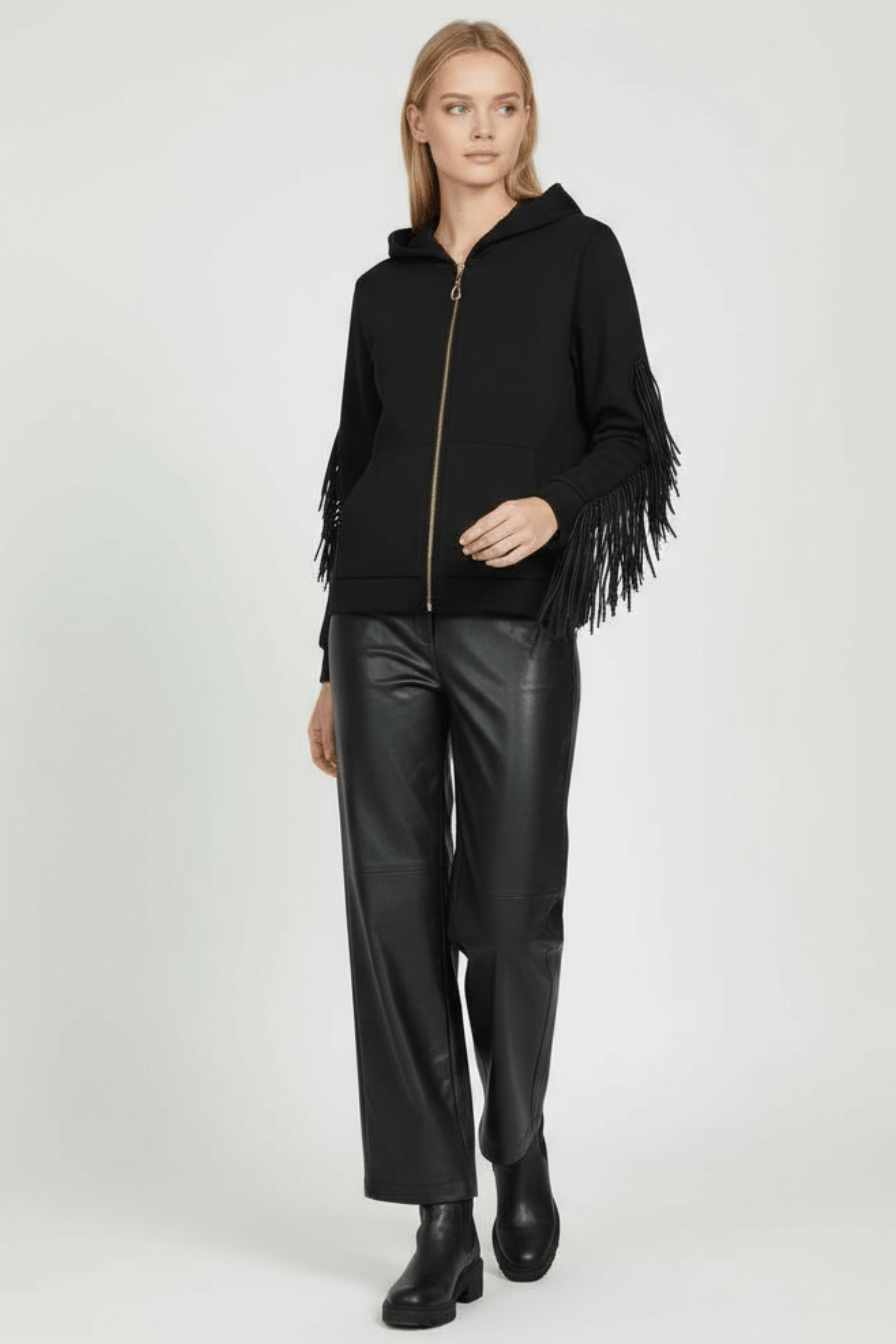 Cazadora algodon negra con flecos polipiel y capucha Lolitas&L - lolitasyl.com