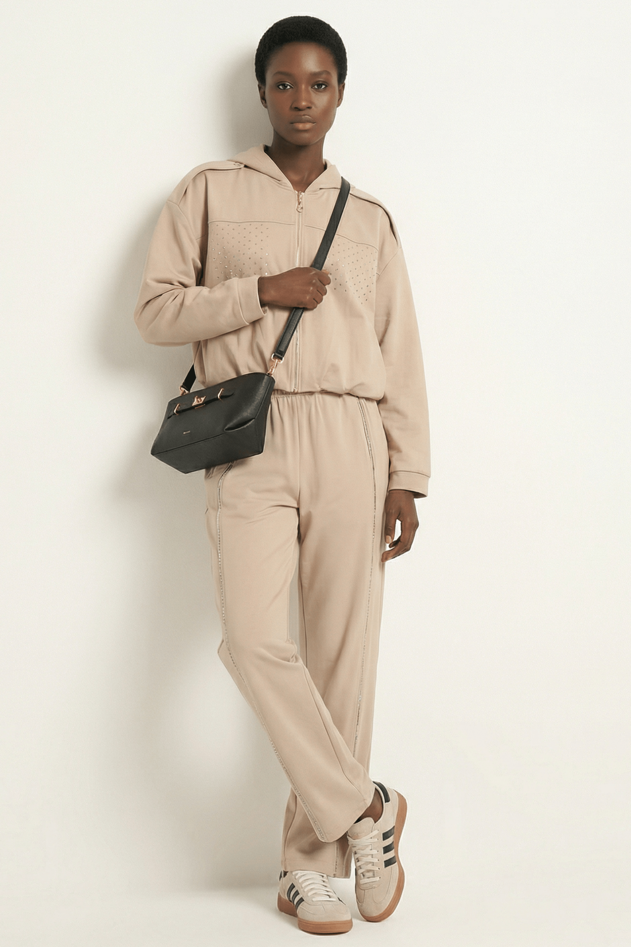 Chaqueta beige bomber con capucha y strass Lolitas&L - lolitasyl.com