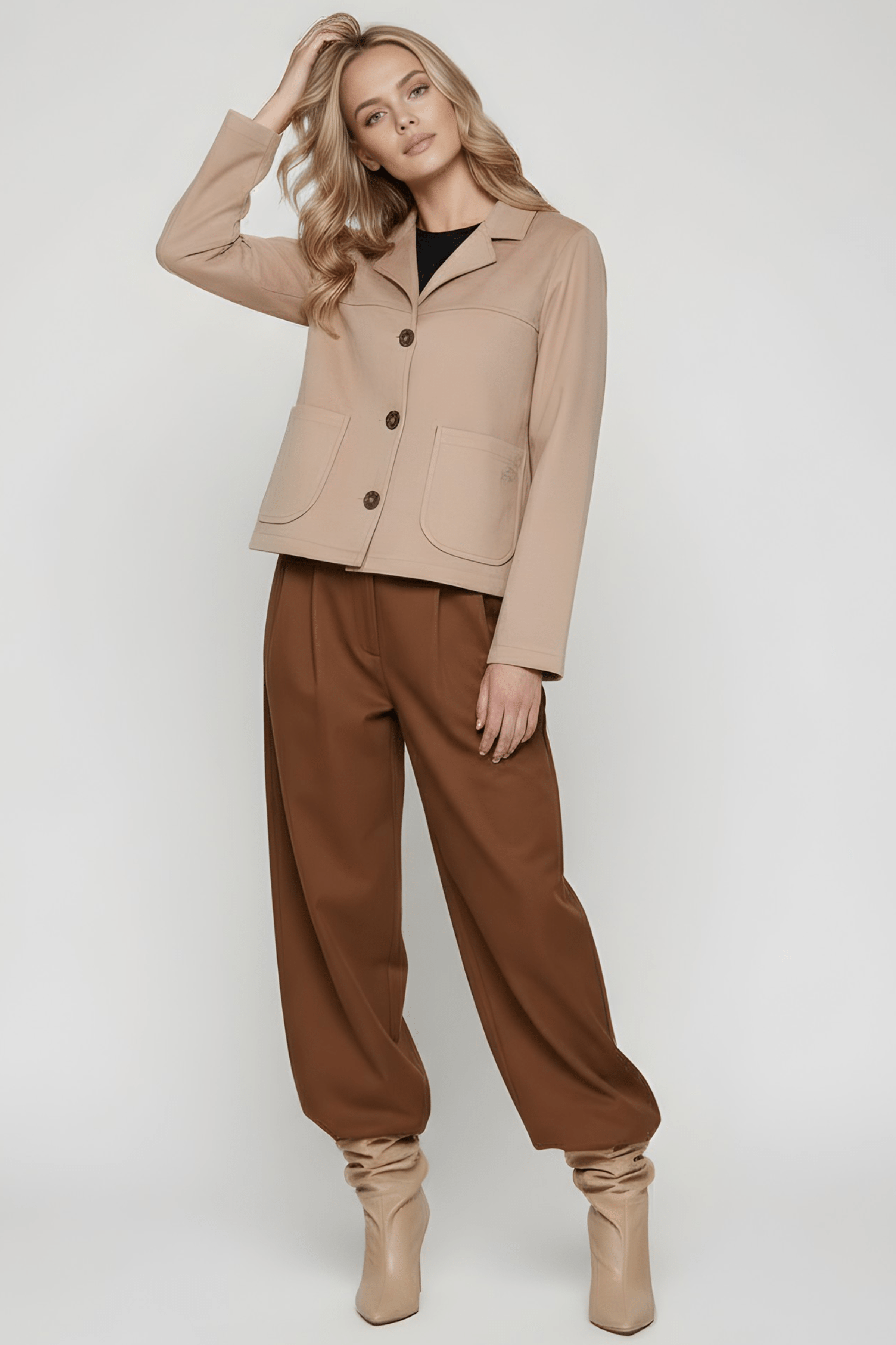 Chaqueta beige corta antelina con automaticos Lolitas&L - lolitasyl.com