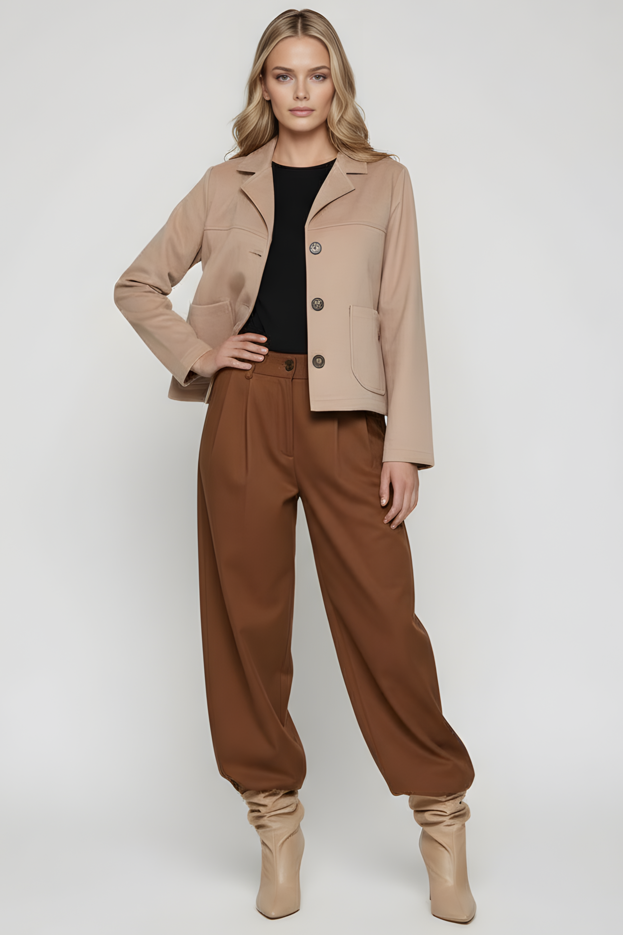 Chaqueta beige corta antelina con automaticos Lolitas&L