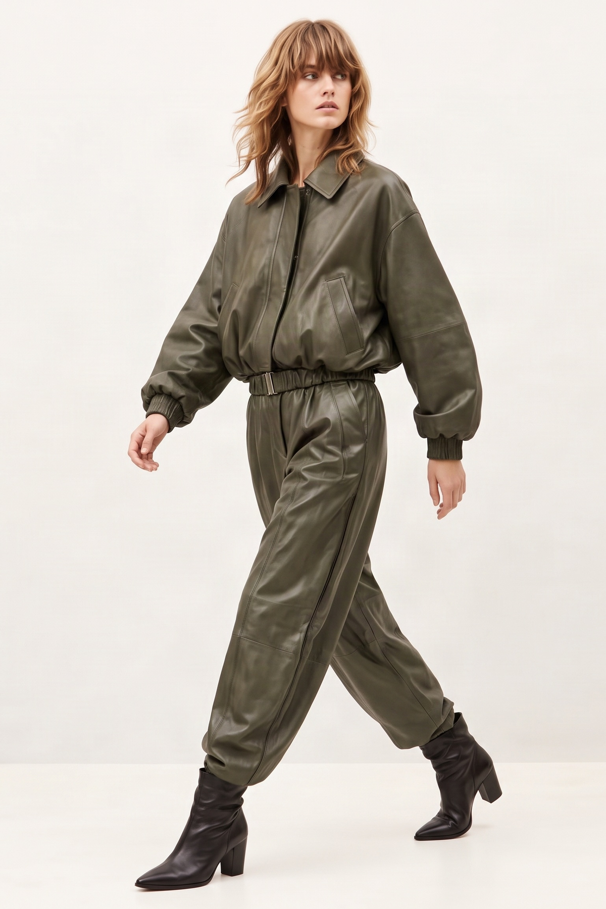 Chaqueta Bomber Drapeada Verde Militar en Similpiel – Lolitas&L
