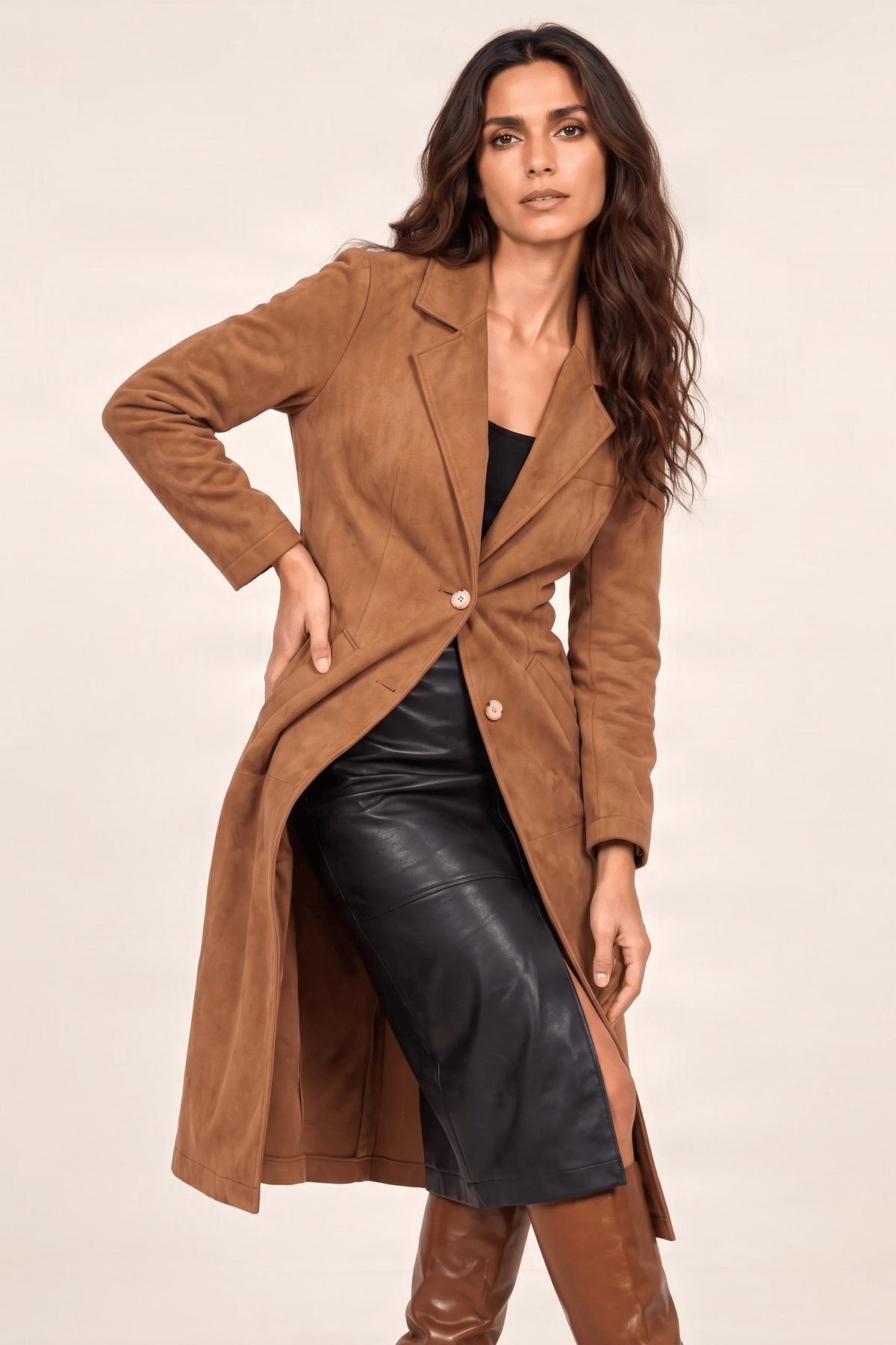 Chaqueta camel larga de antelina abotonada Lolitas&L - lolitasyl.com