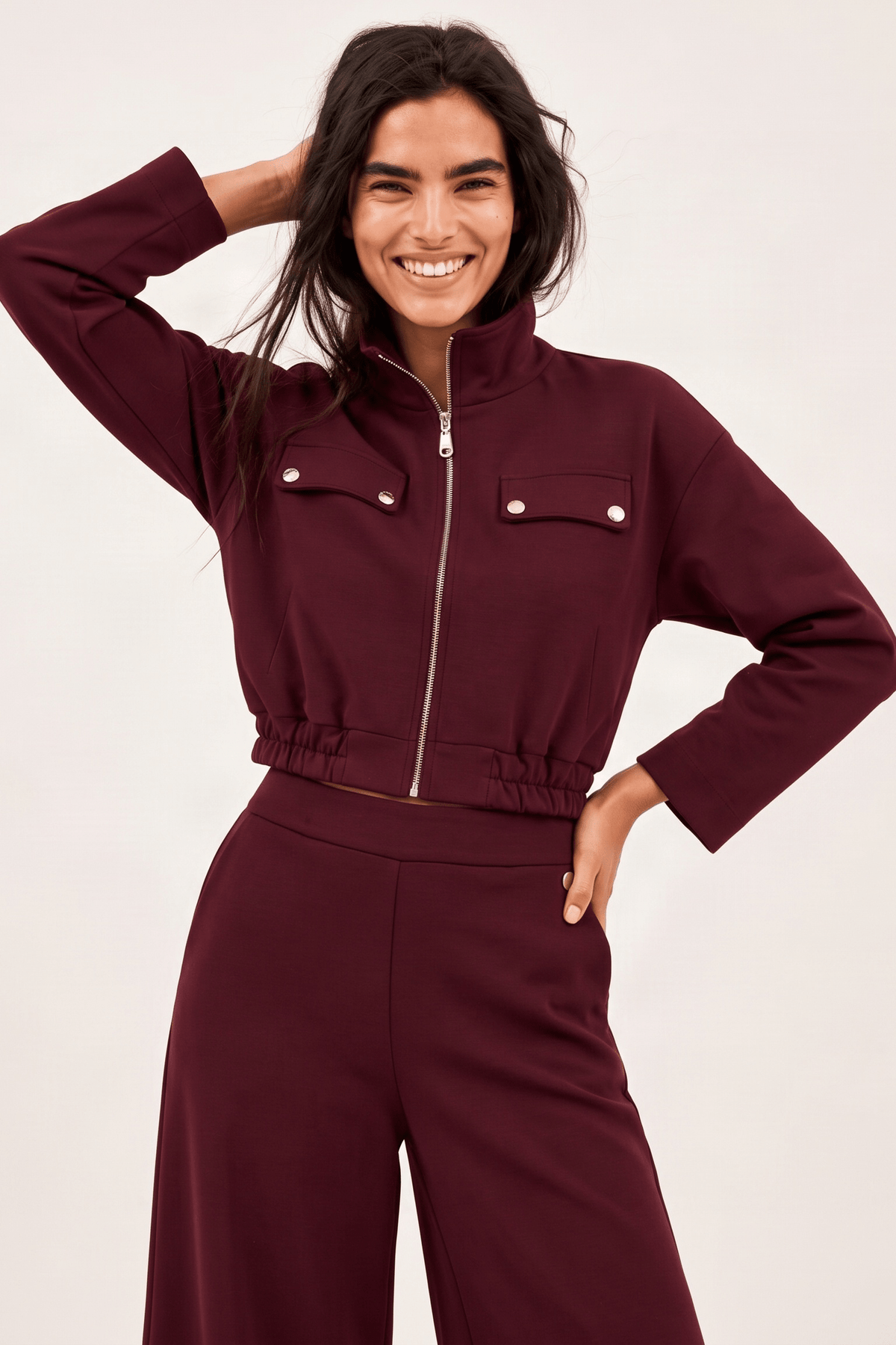 Chaqueta Color Borgoña en Scuba Modal con Cremallera y Botones Oro Light – Lolitas&L - lolitasyl.com