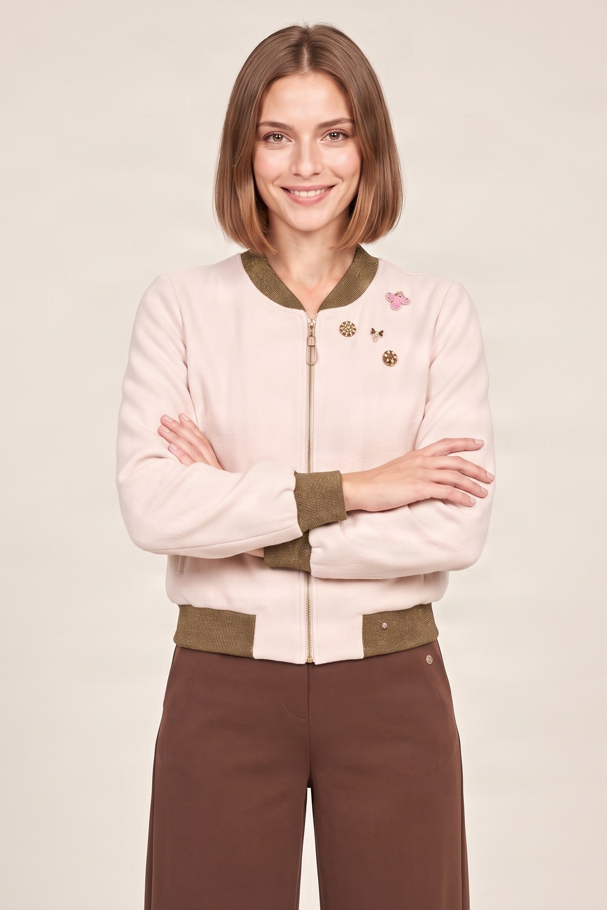 Chaqueta crema cremallera con detalles de broche mosca Lolitas&L