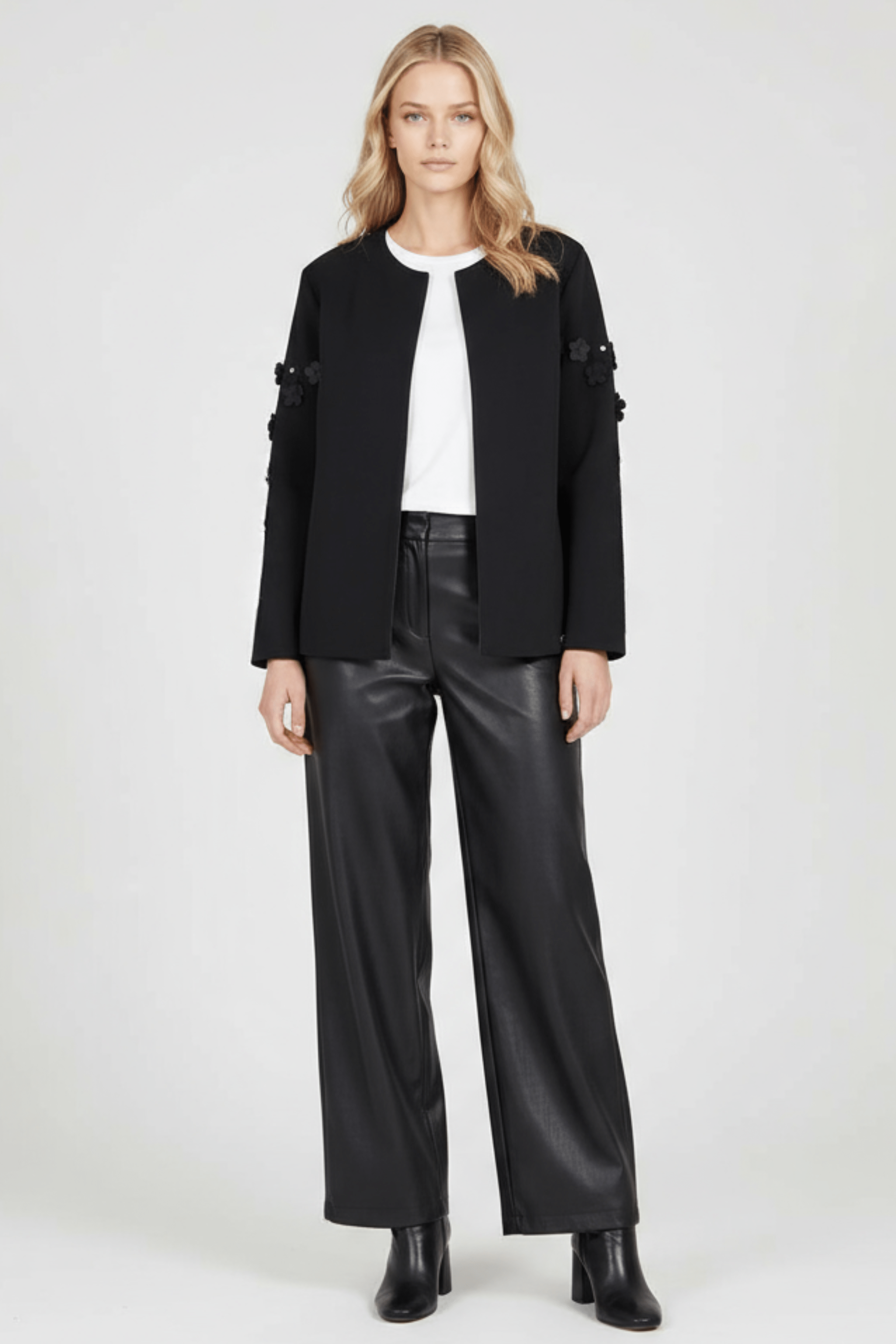 Chaqueta gris antracita duplo con aplicaciones en mangas Lolitas&L - lolitasyl.com