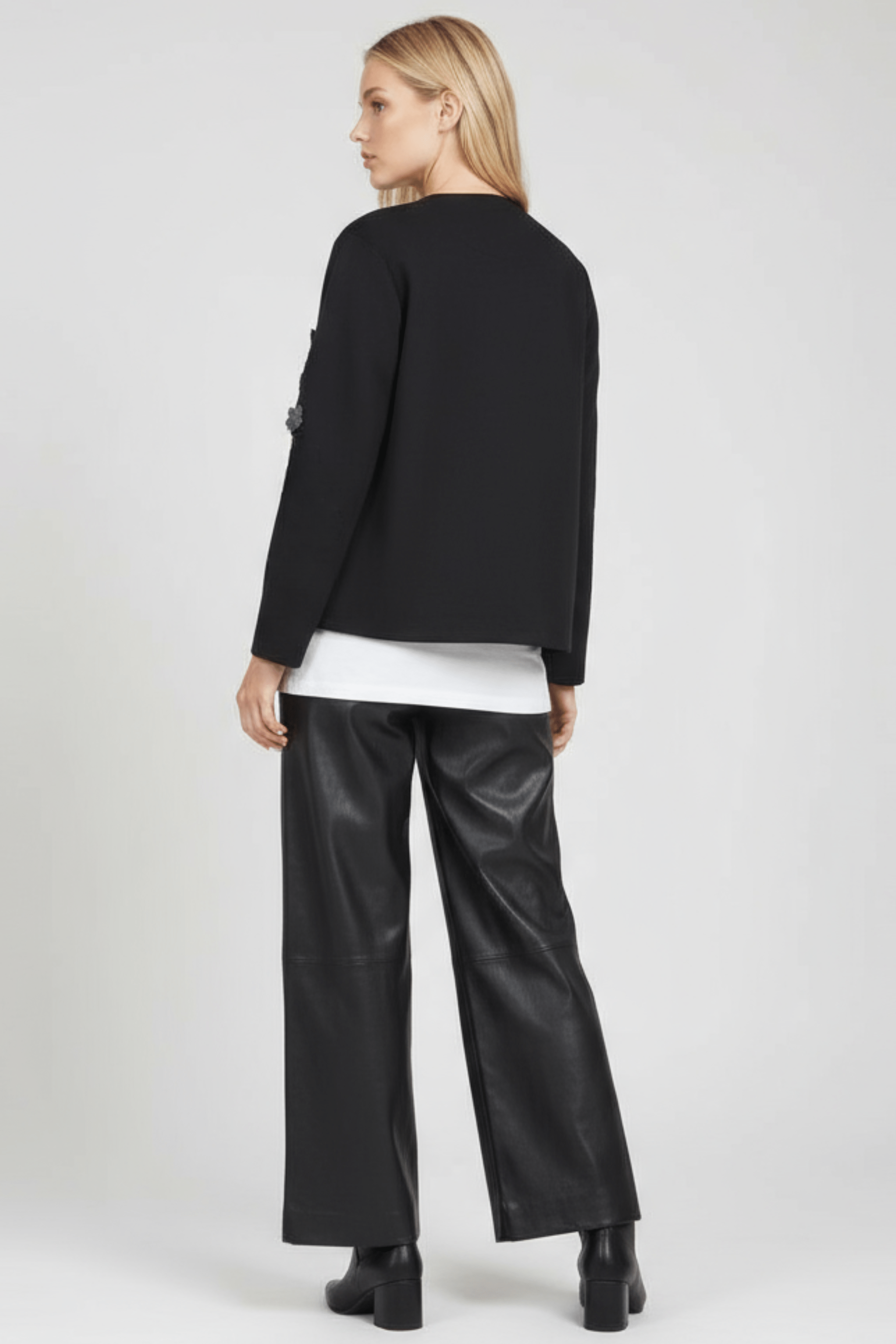 Chaqueta gris antracita duplo con aplicaciones en mangas Lolitas&L - lolitasyl.com