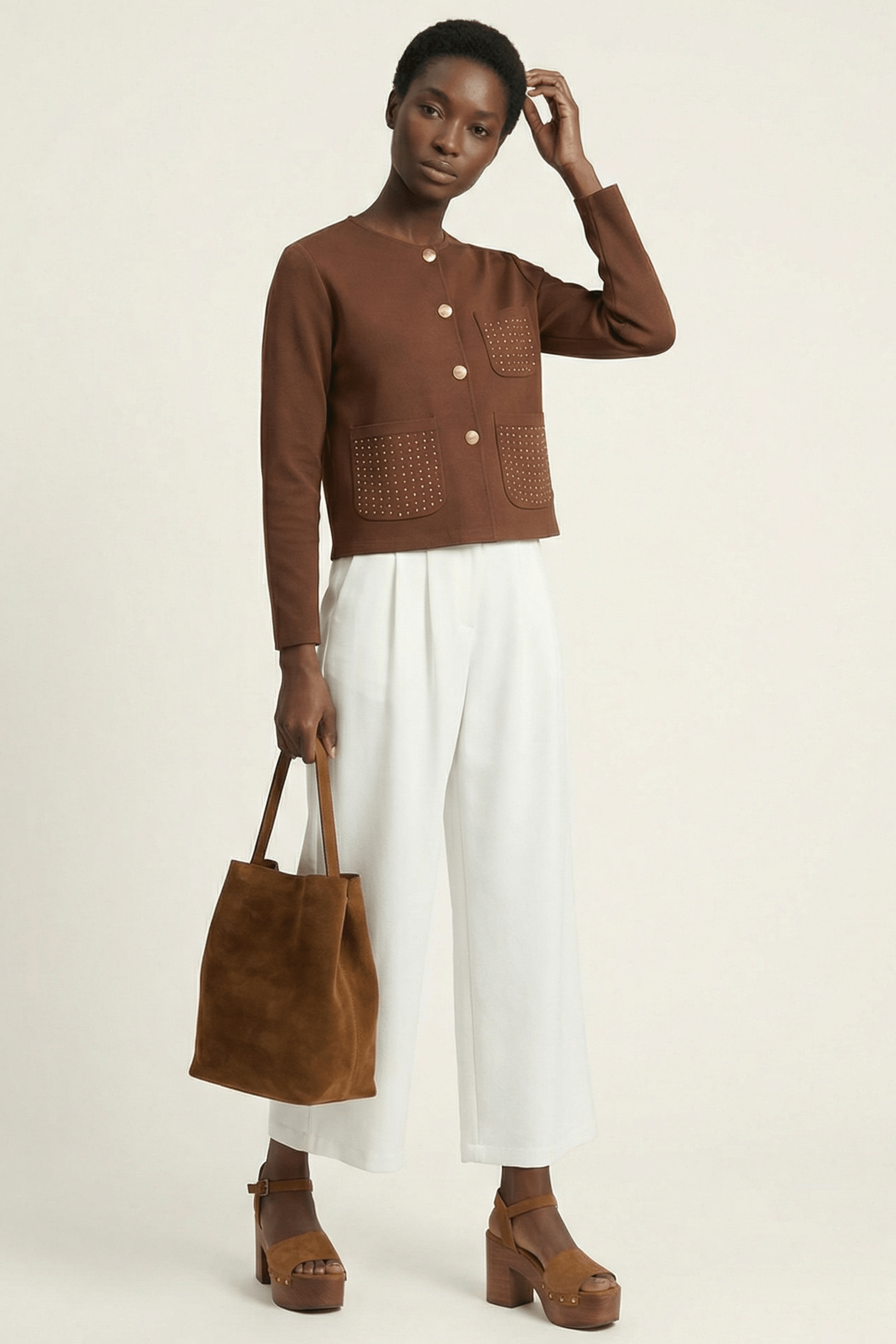 Chaqueta marron corta abotonada con bolsillos y detalles de strass Lolitas&L - lolitasyl.com