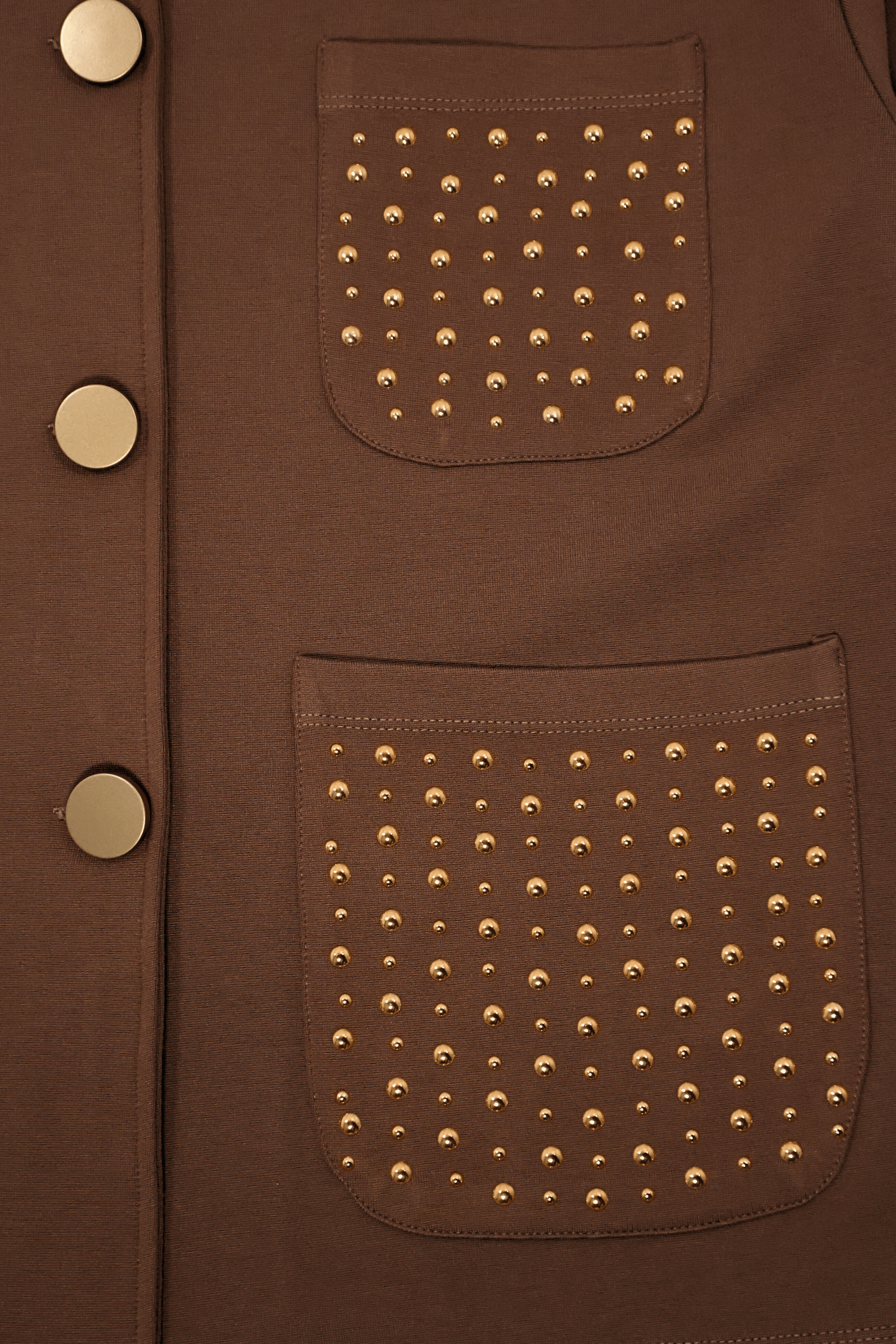 Chaqueta marron corta abotonada con bolsillos y detalles de strass Lolitas&L - lolitasyl.com