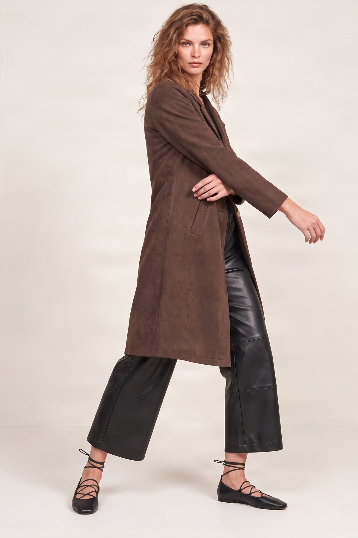 Chaqueta marron larga de antelina abotonada Lolitas&L