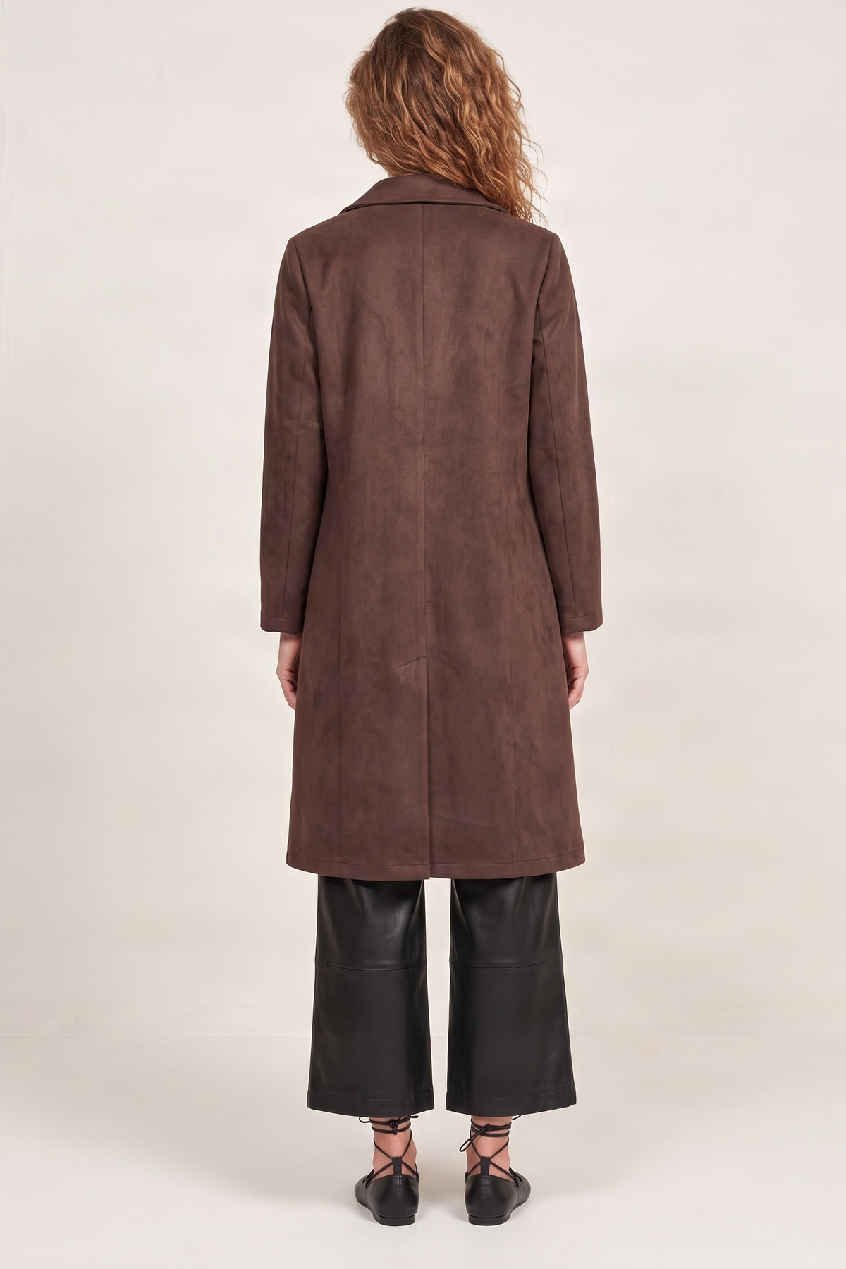 Chaqueta marron larga de antelina abotonada Lolitas&L