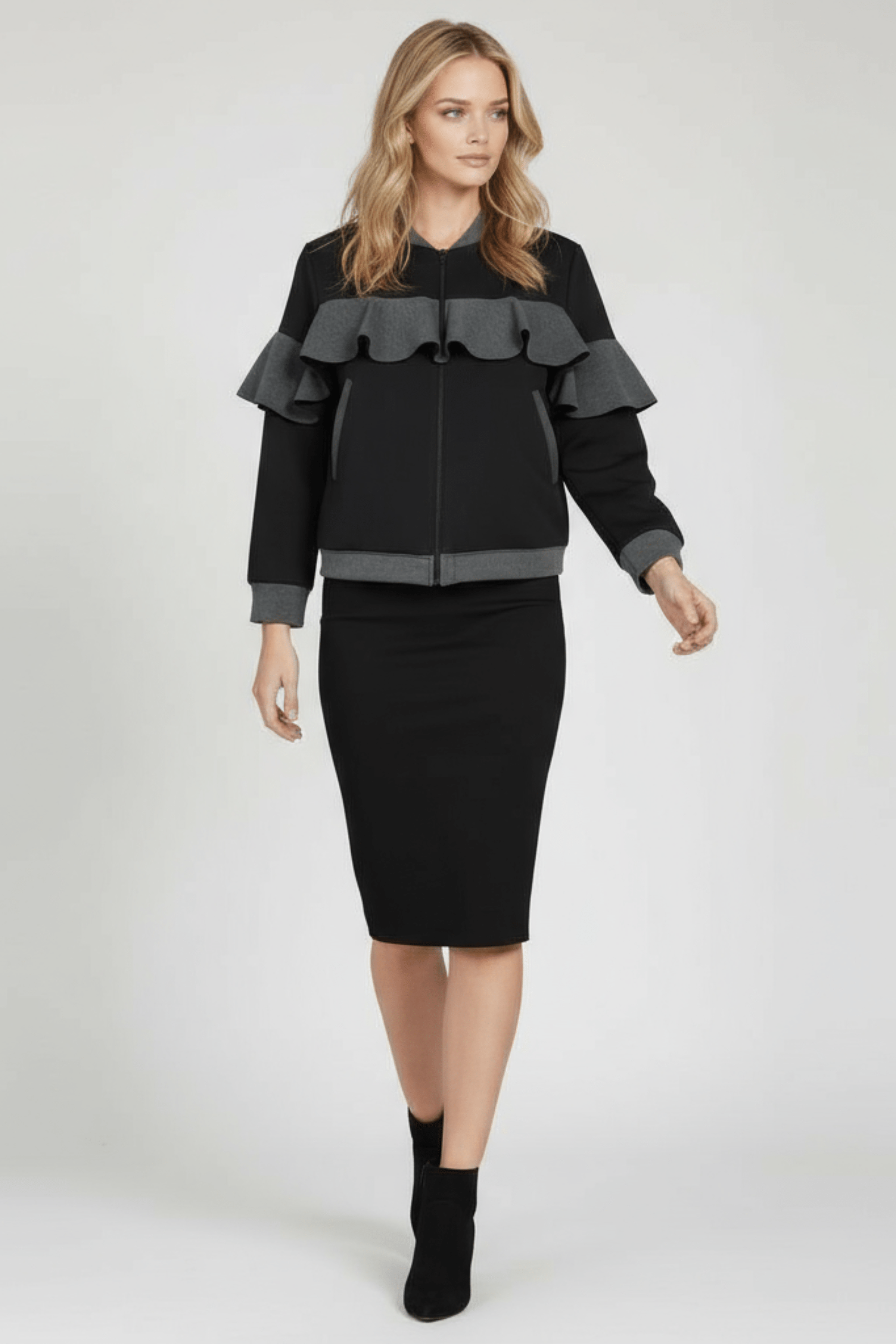 Chaqueta negra con cremallera y volantes Lolitas&L - lolitasyl.com