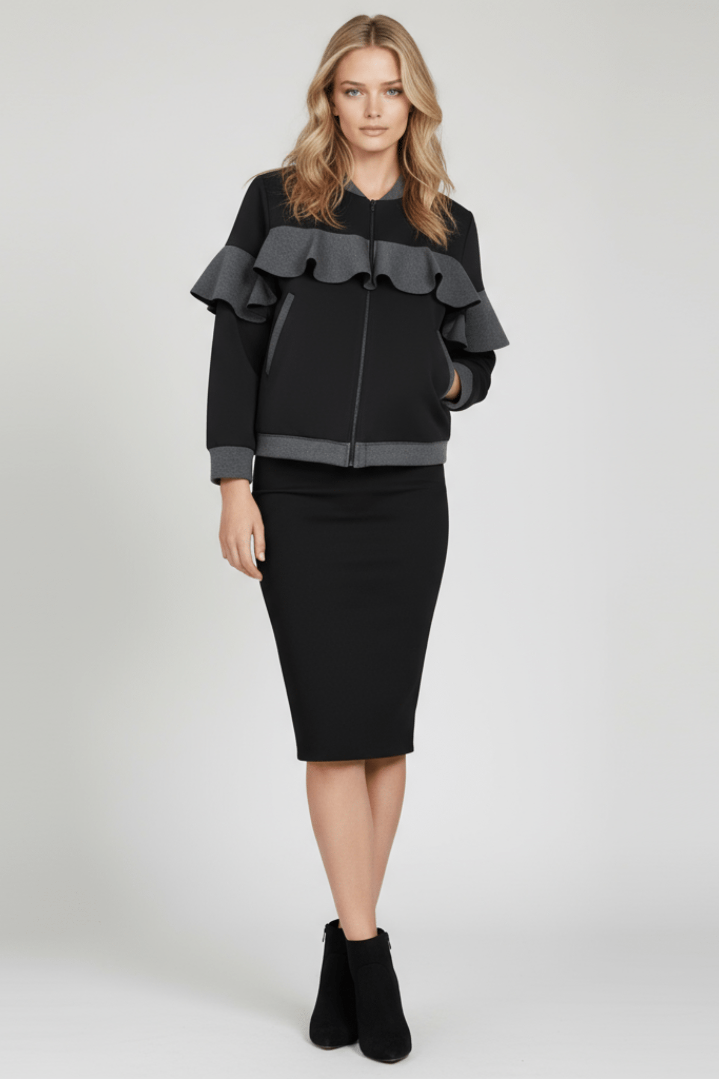 Chaqueta negra con cremallera y volantes Lolitas&L - lolitasyl.com