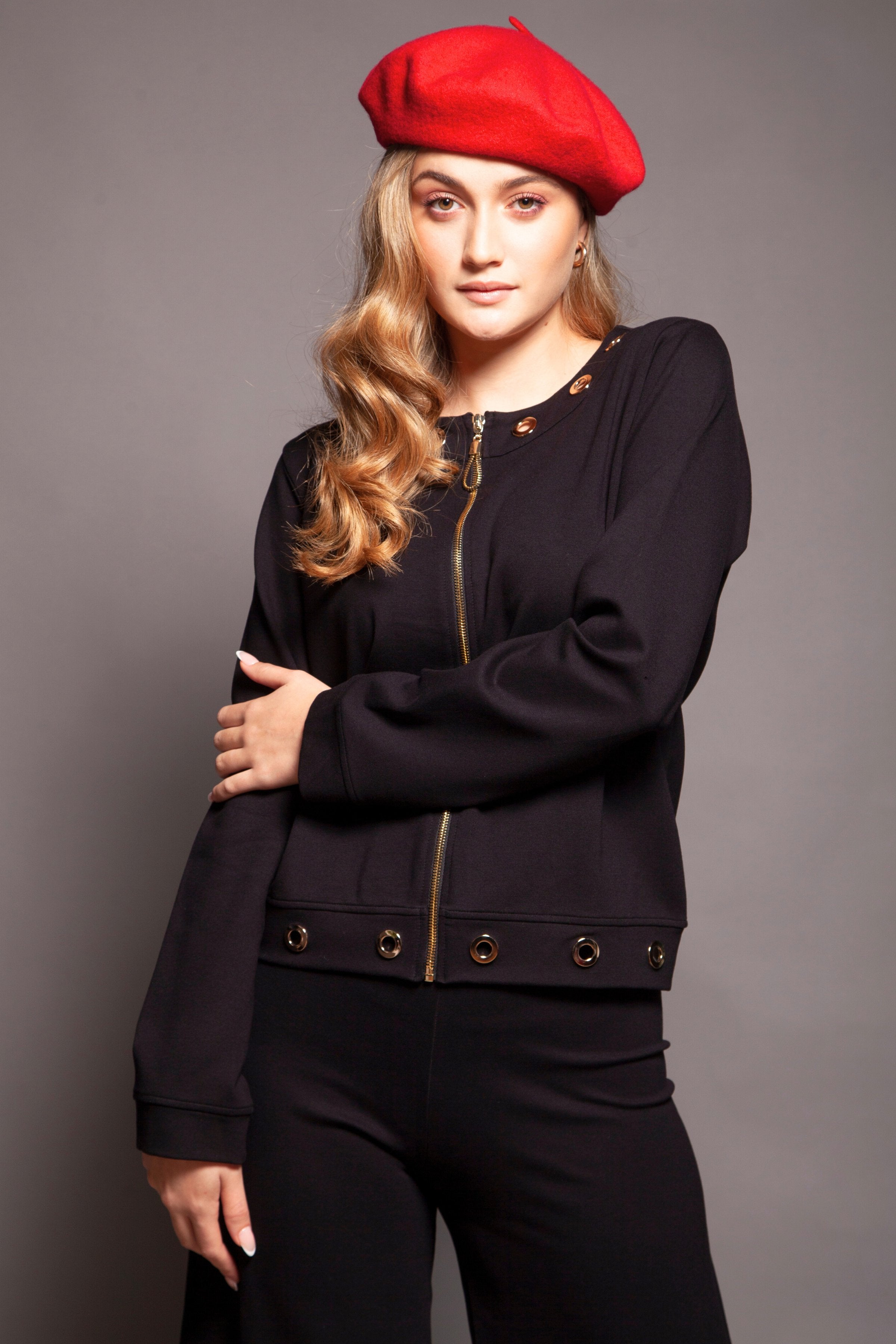 Chaqueta negra cremallera con aros dorados Lolitas&L - lolitasyl.com