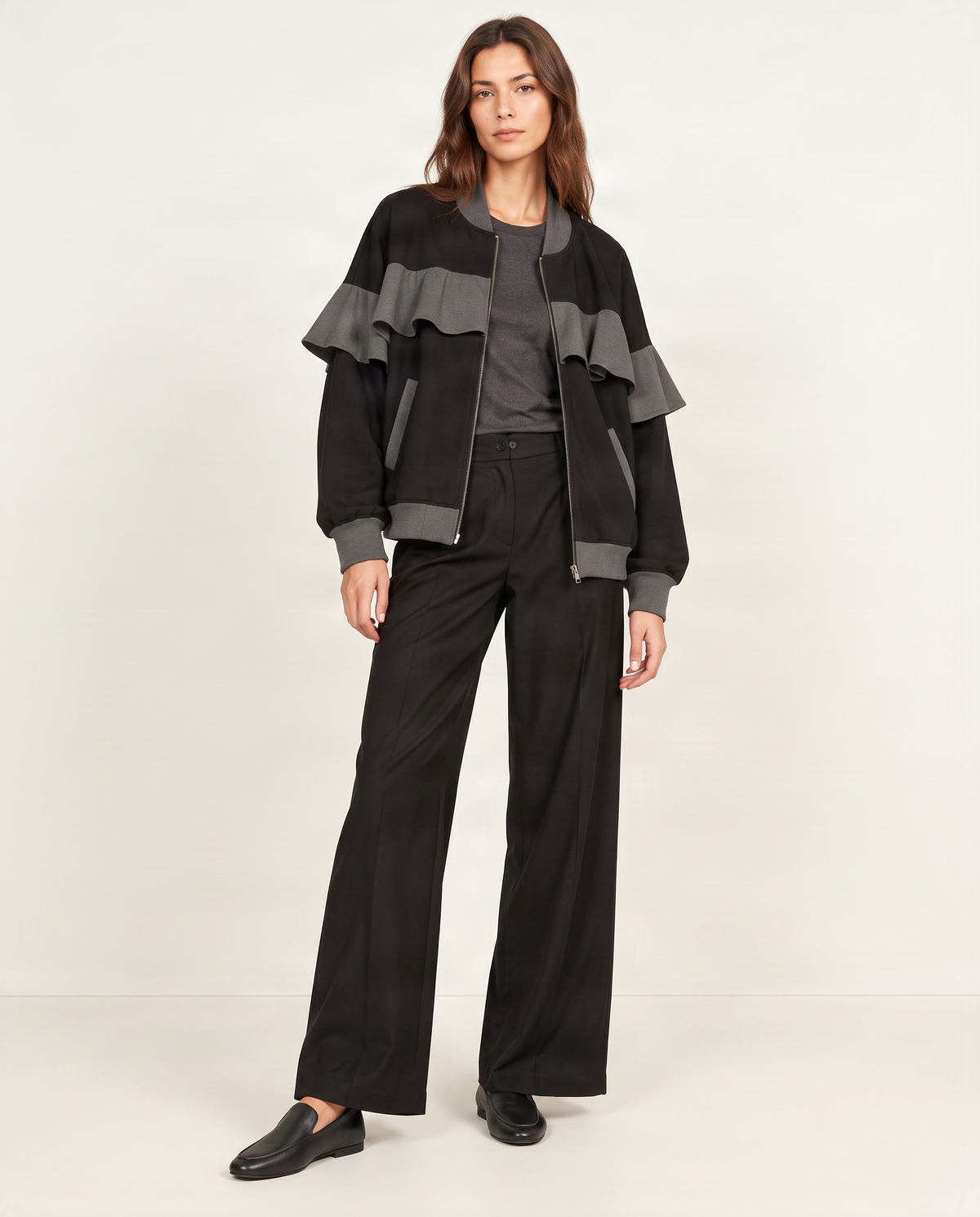 Chaqueta negra con cremallera y volantes Lolitas&L