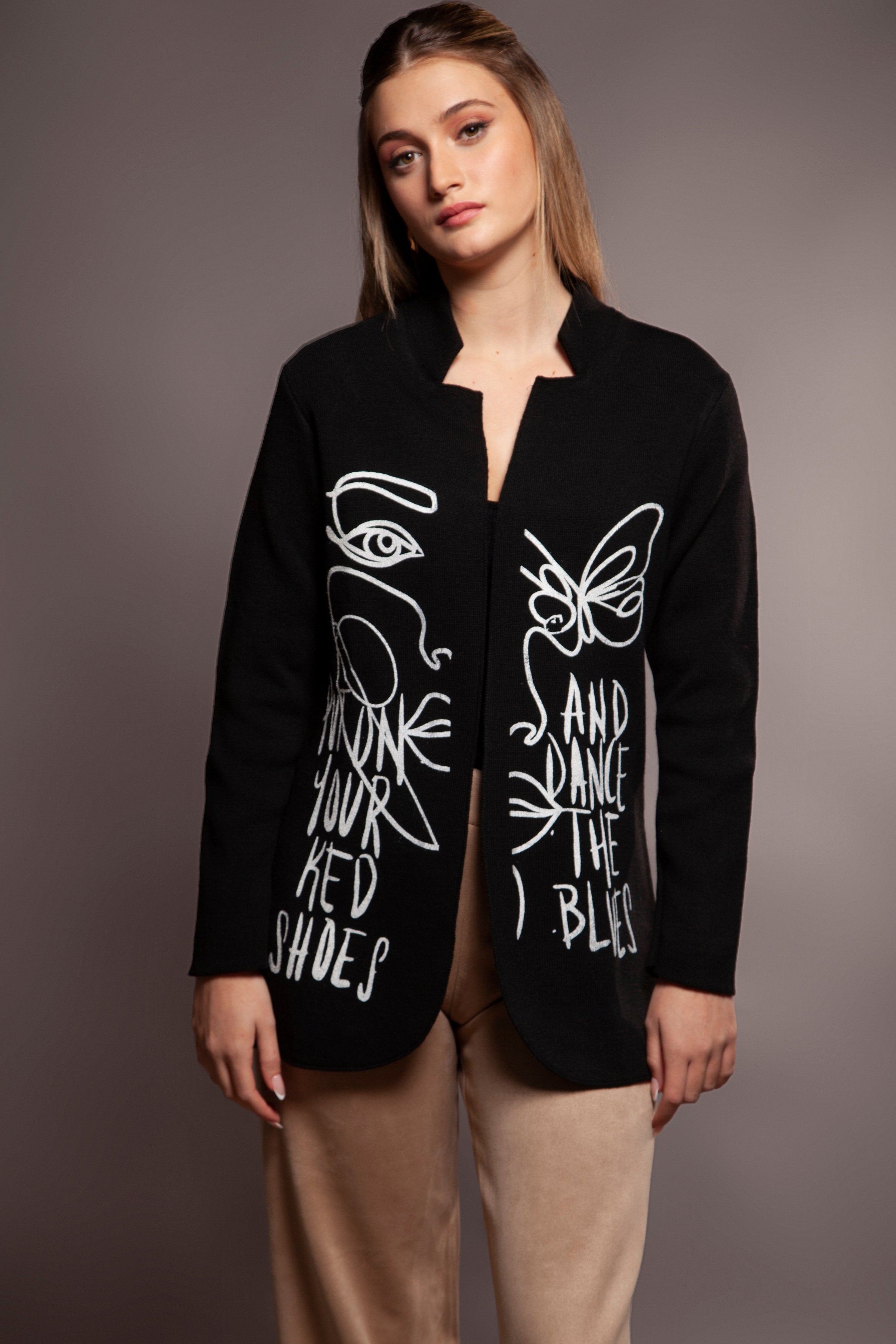 Chaqueta negra de punto con estampado frases Lolitas&L - lolitasyl.com