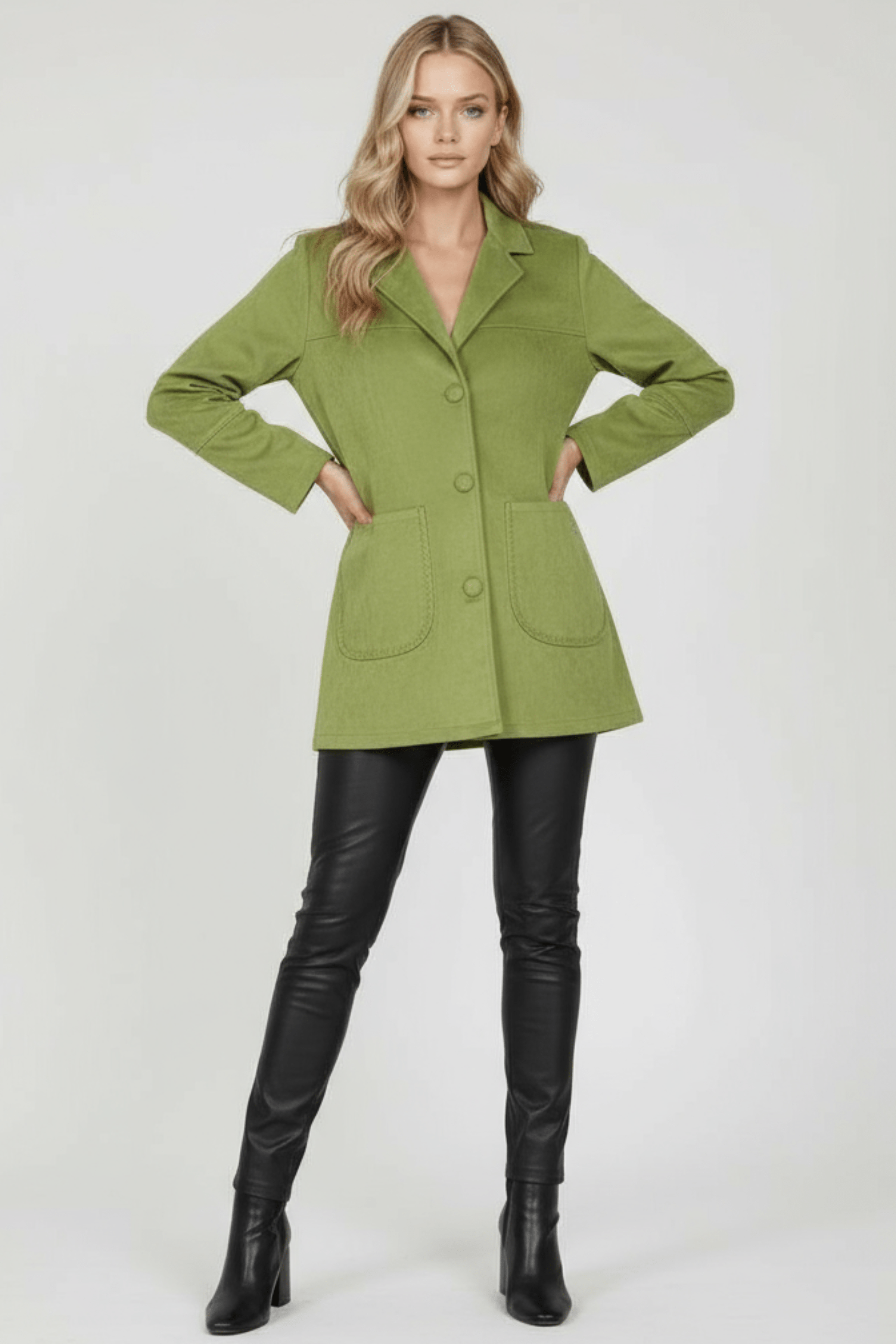 Chaqueta verde antelina larga con botones forrados Lolitas&L - lolitasyl.com