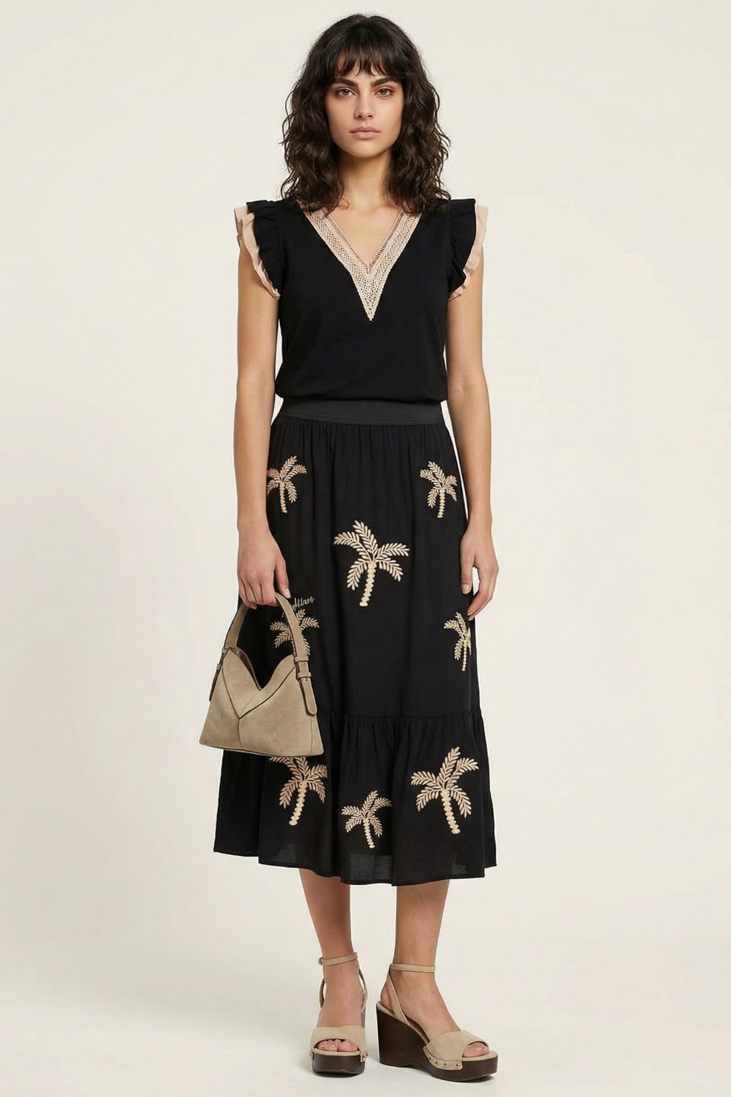Falda negra larga bordado palmeras con goma Lolitas&L