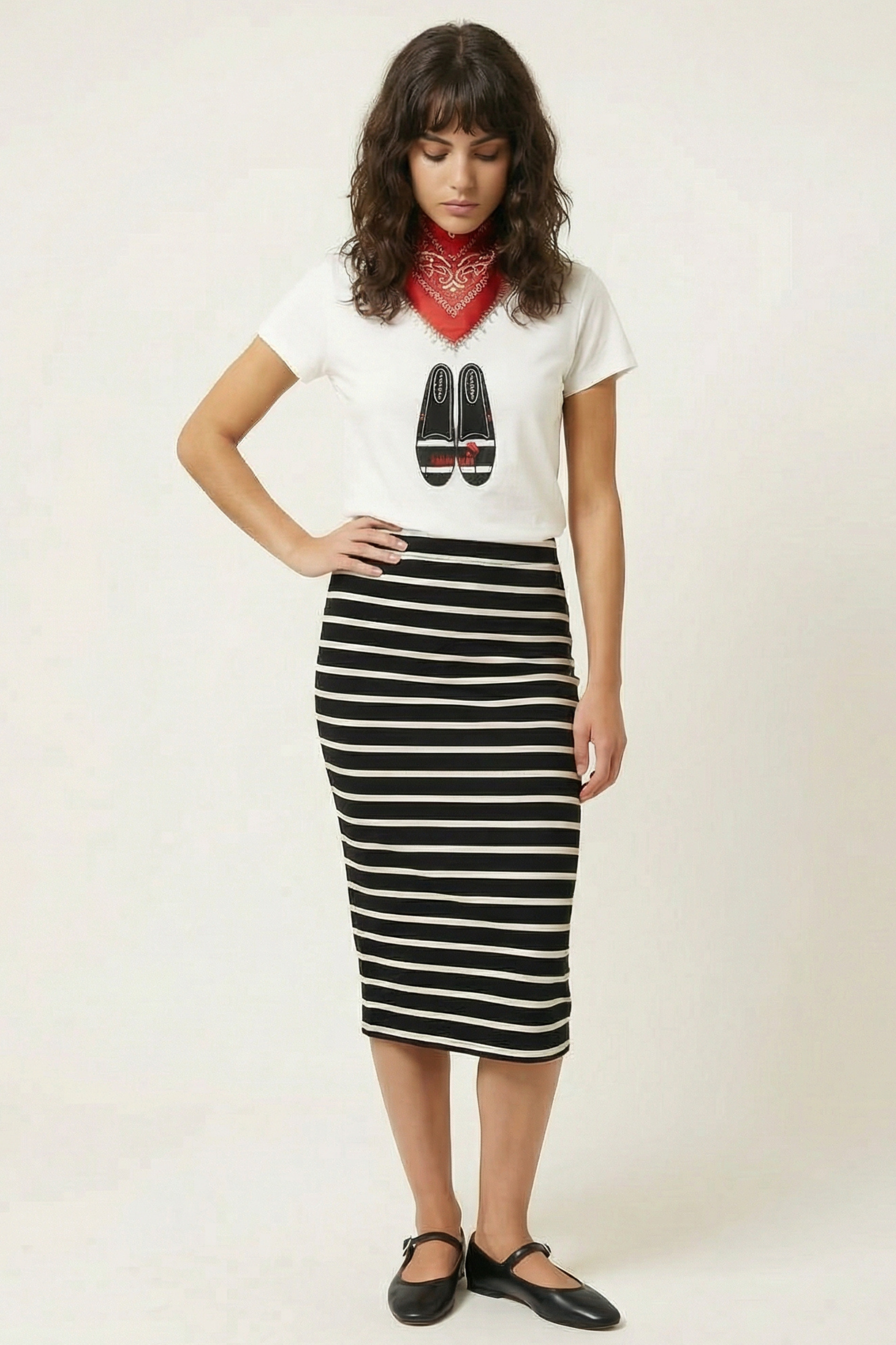 Falda negra rayas con goma y abertura lateral Lolitas&L