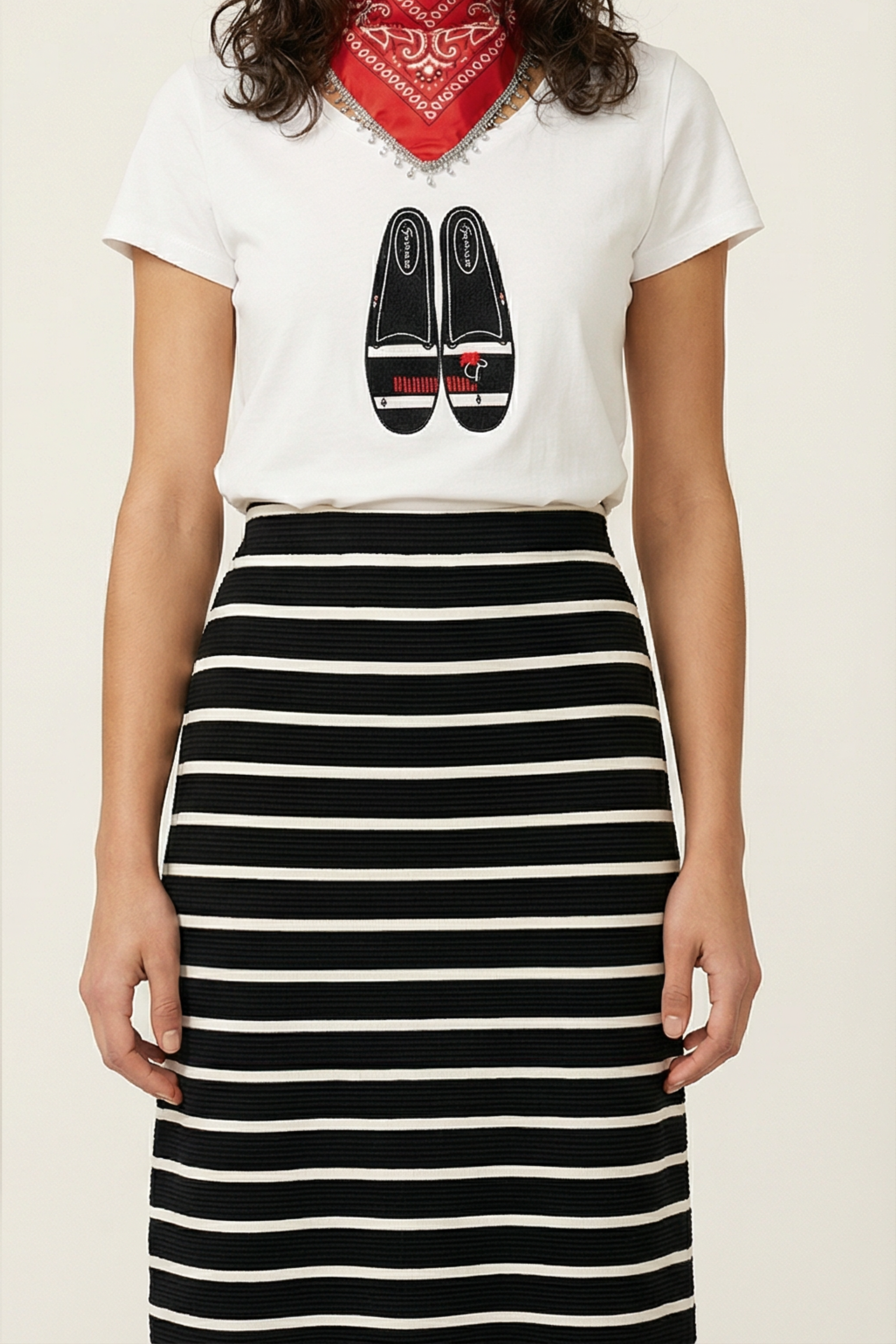 Falda negra rayas con goma y abertura lateral Lolitas&L