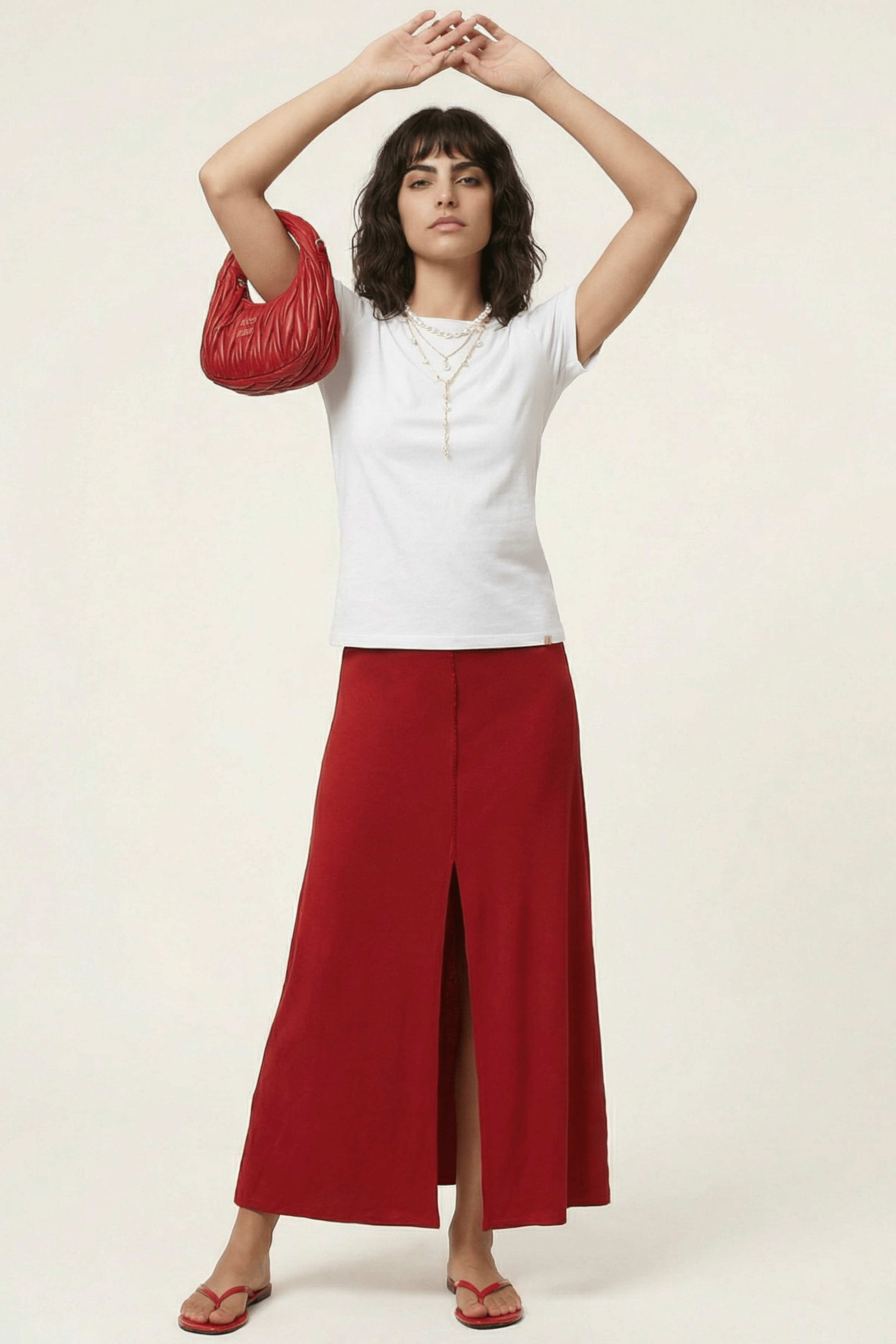 Falfa larga roja con abertura y strass en el delantero Lolitas&L - lolitasyl.com