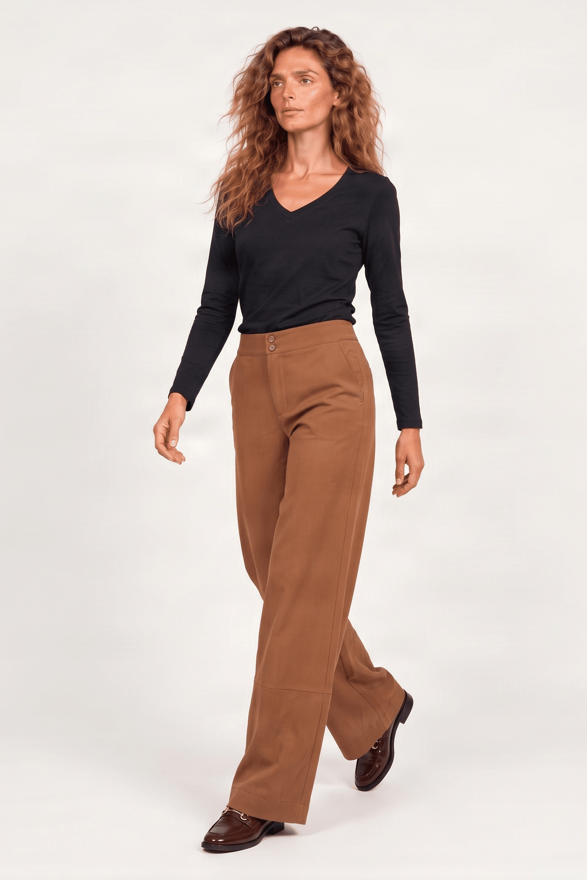 Pantalon antelina camel corte con botones Lolitas&L - lolitasyl.com
