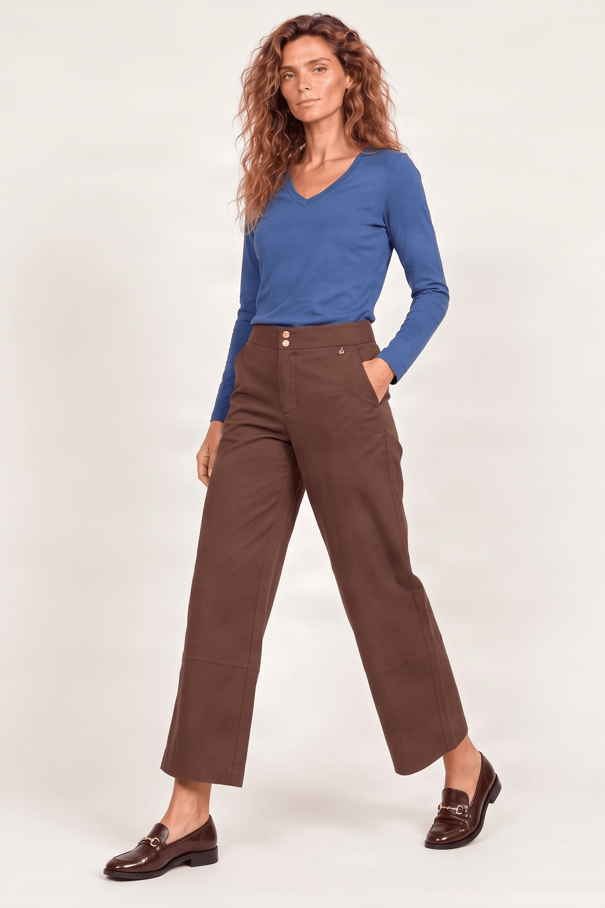 Pantalon antelina marron corte con botones dorados Lolitas&L - lolitasyl.com