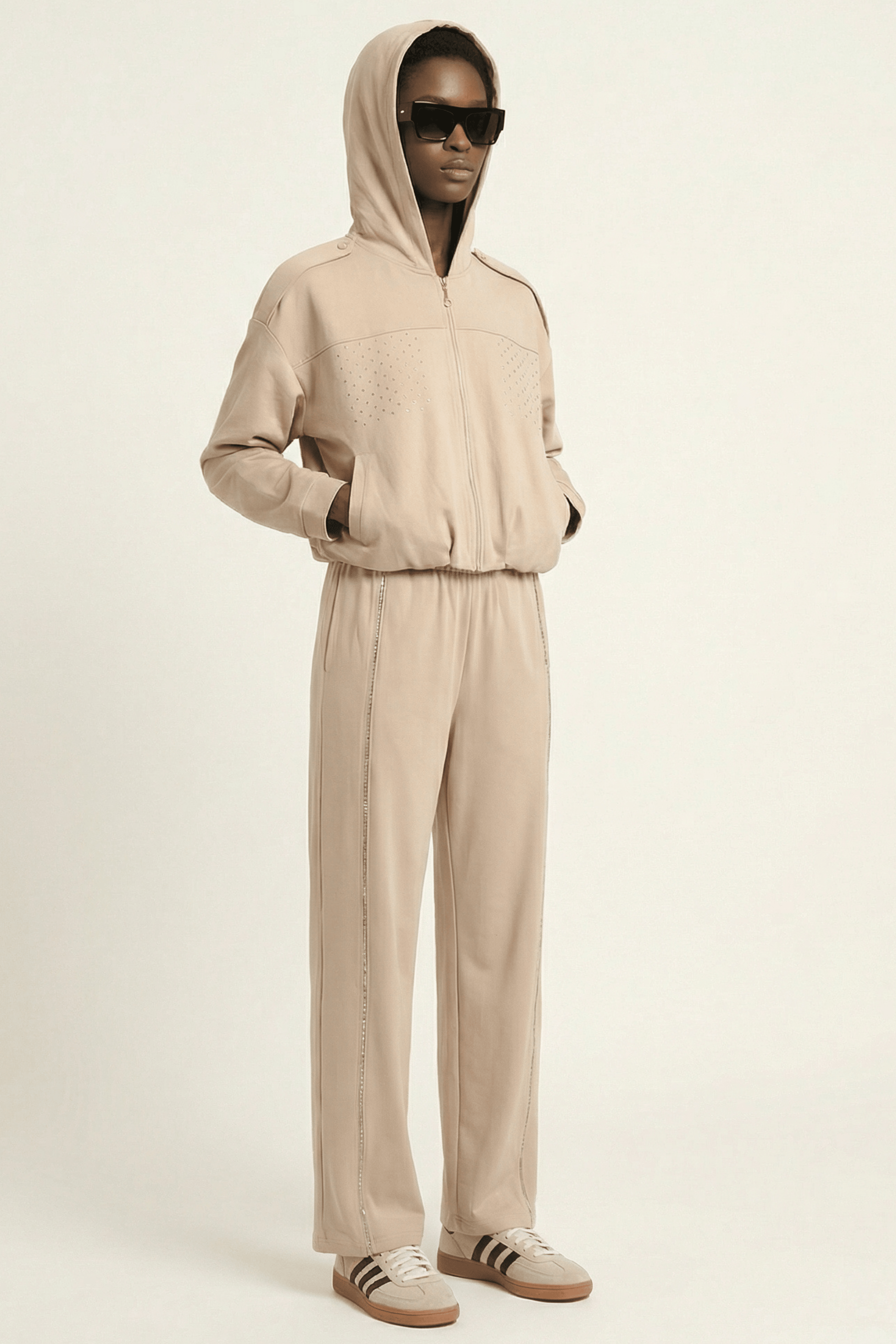 Pantalon beige ballon con goma y strass Lolitas&L - lolitasyl.com