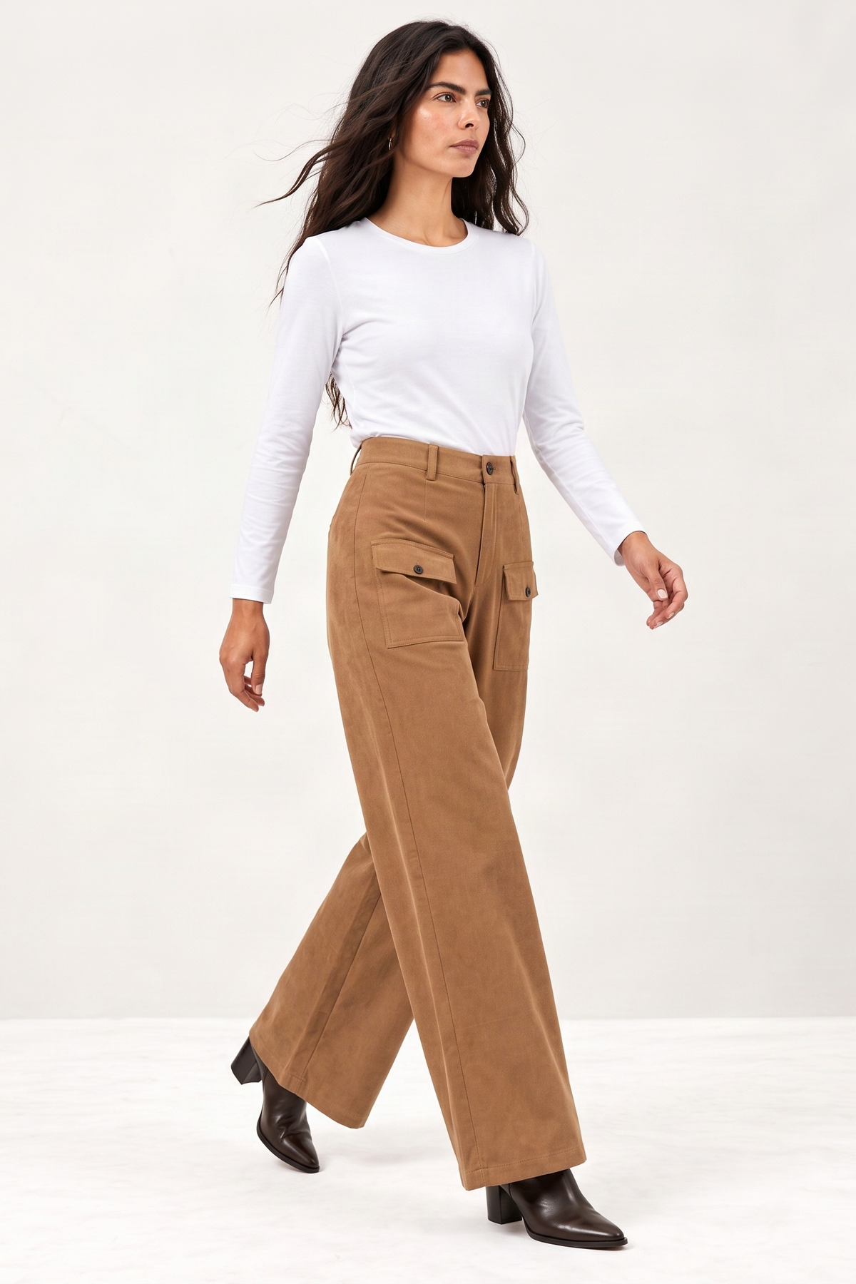 Pantalón Fluido Caramelo en Símil Suede con Bolsillos Cosidos – Lolitas&L