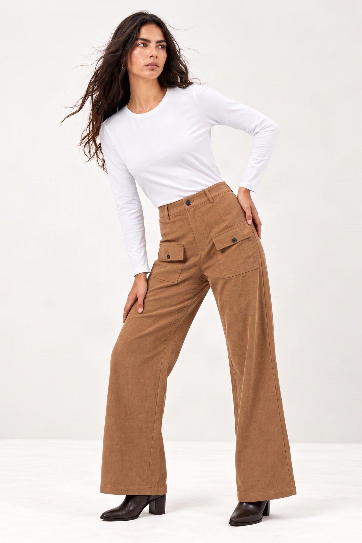 Pantalón Fluido Caramelo en Símil Suede con Bolsillos Cosidos – Lolitas&L