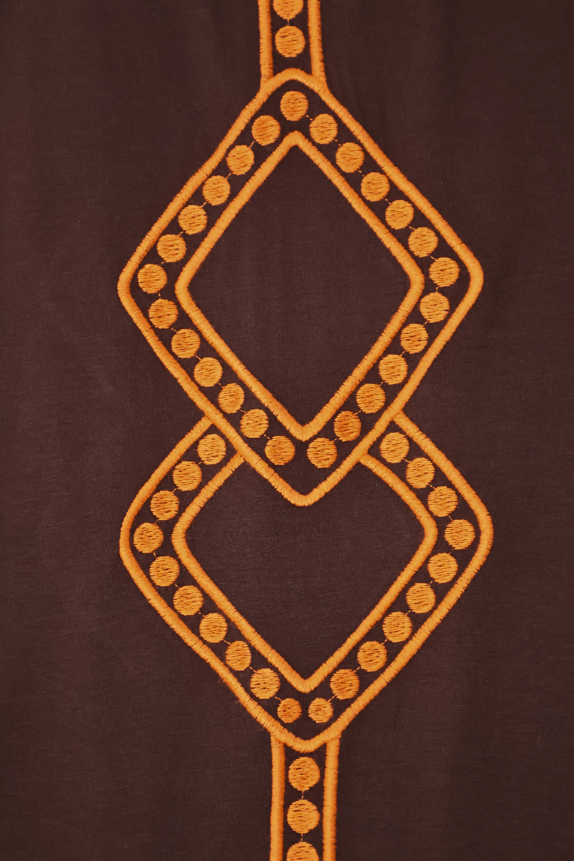 Pantalon marron goma con cenefa naranja bordada Lolitas&L - lolitasyl.com