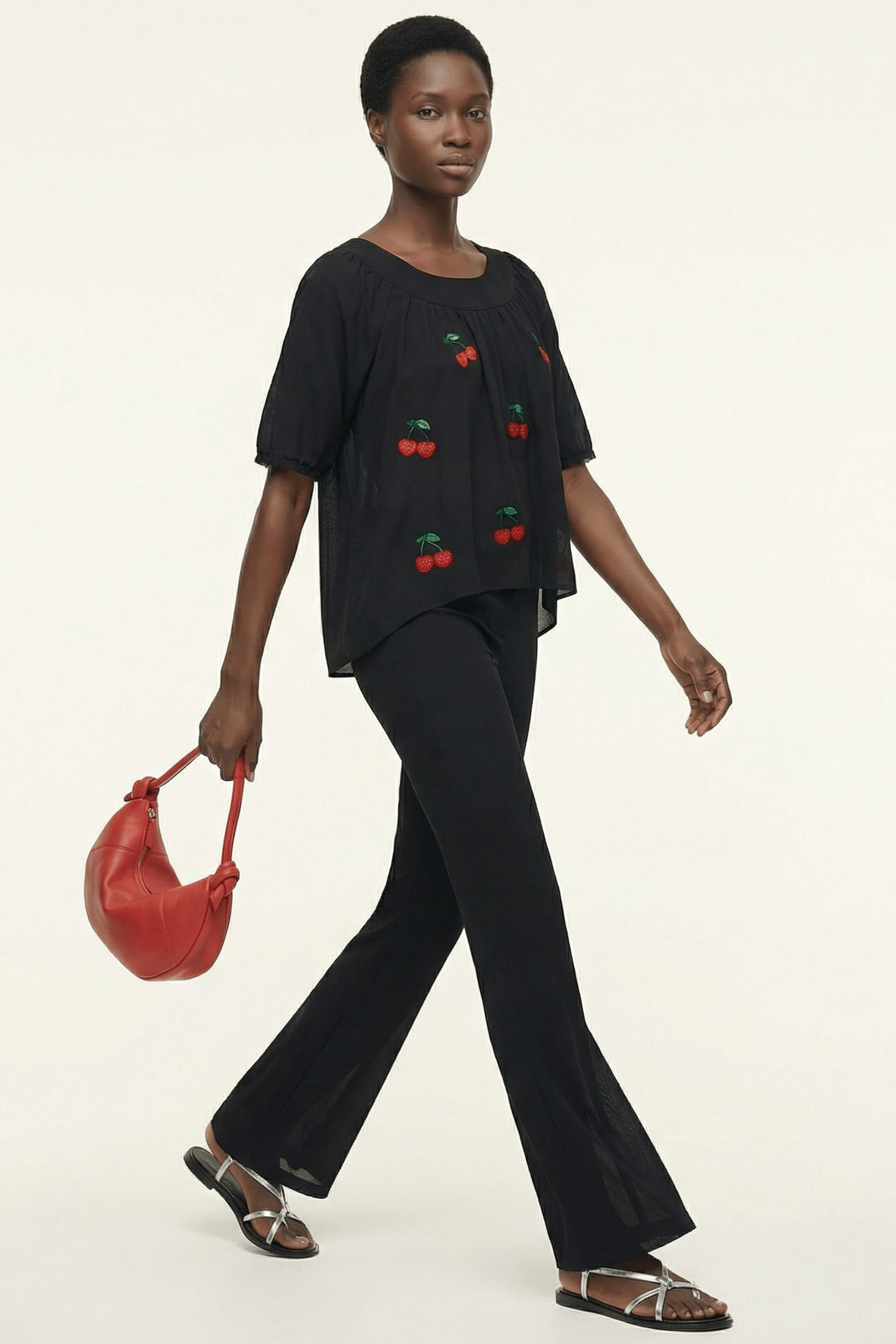 Pantalon negro acampanado con goma en la cintura Lolitas&L - lolitasyl.com