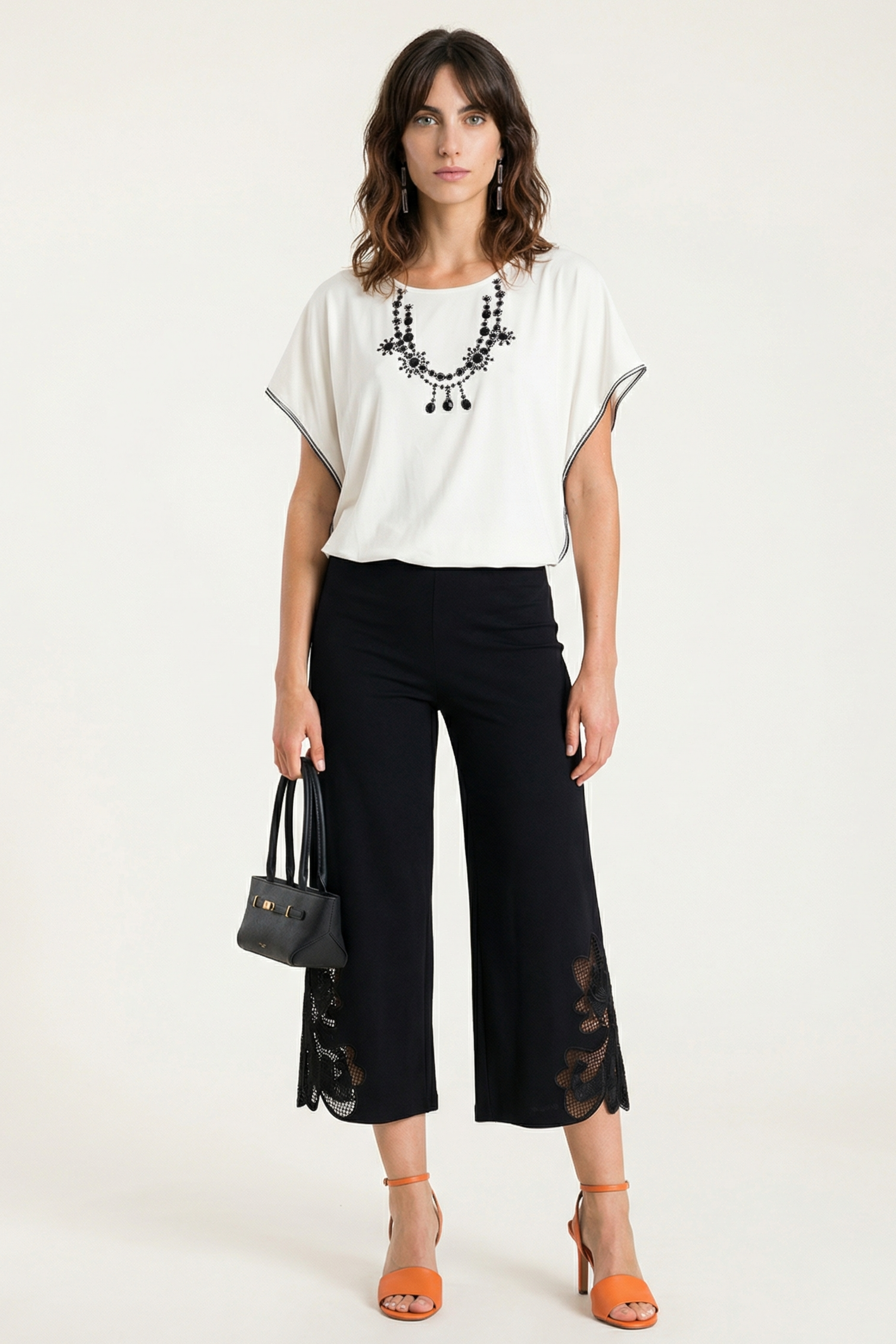 Pantalon negro bordado lateral rejilla LolitasyL