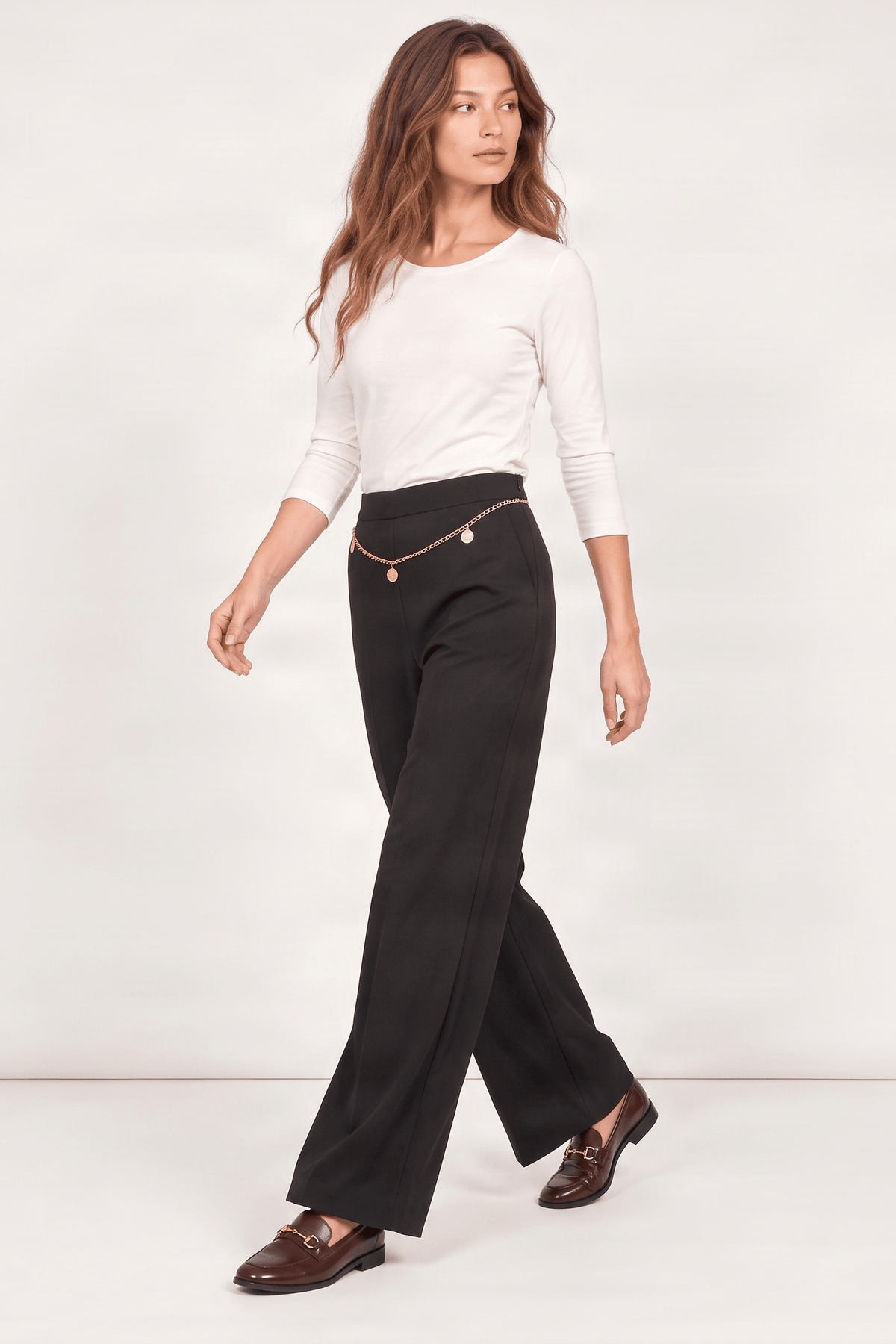 Pantalon negro con cadena en la cintura Lolitas&L - lolitasyl.com