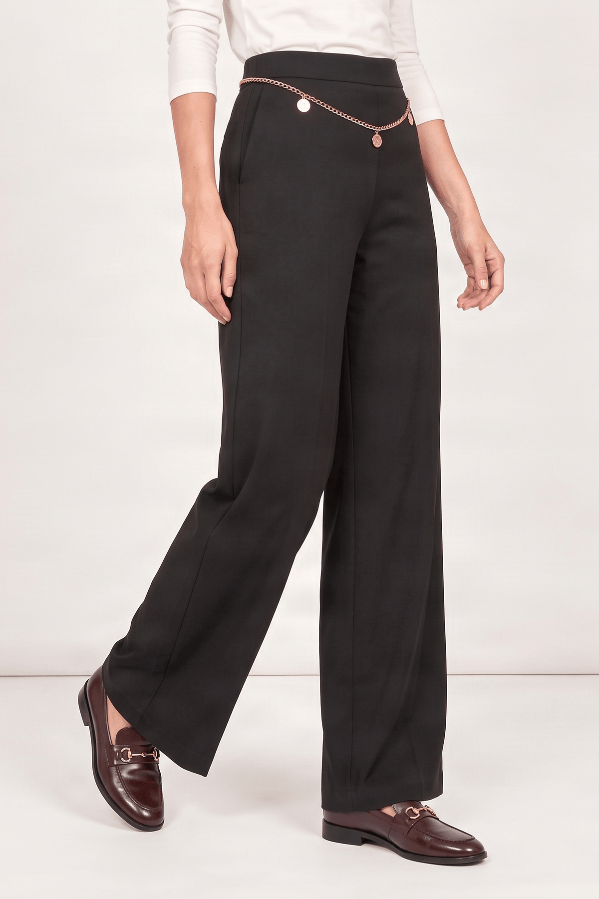 Pantalon negro con cadena en la cintura Lolitas&L - lolitasyl.com