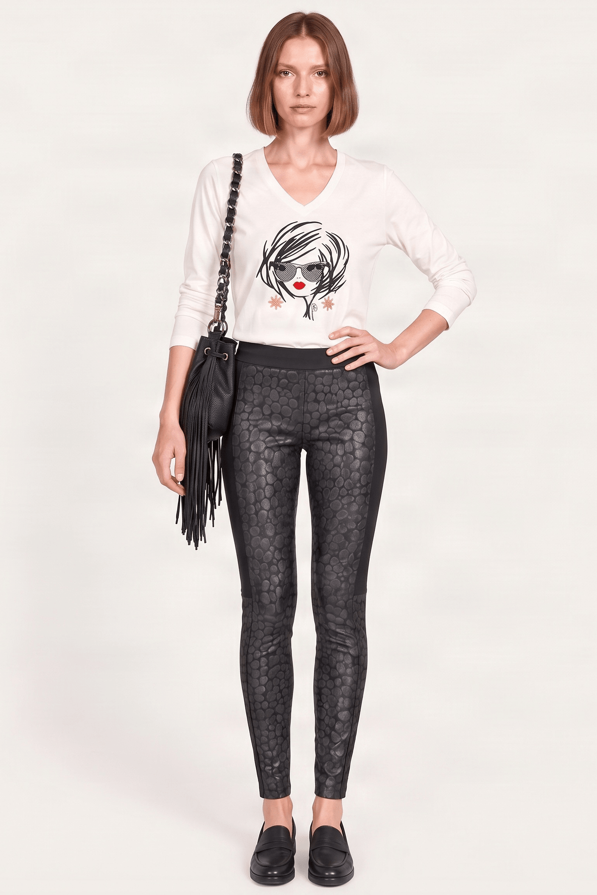 Pantalon negro polipiel animal print ajustado Lolitas&L - lolitasyl.com